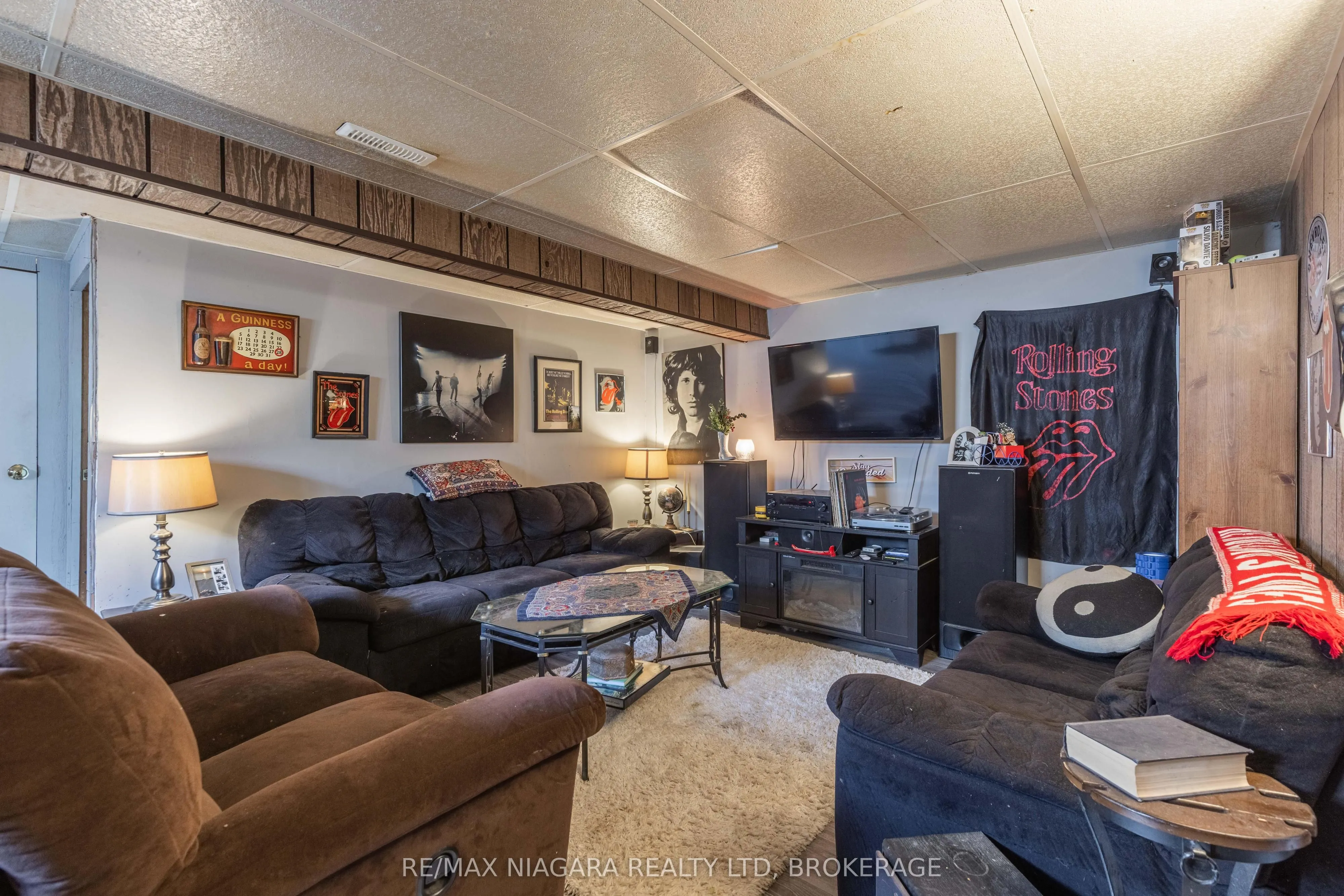 7709 Ronnie Crescent