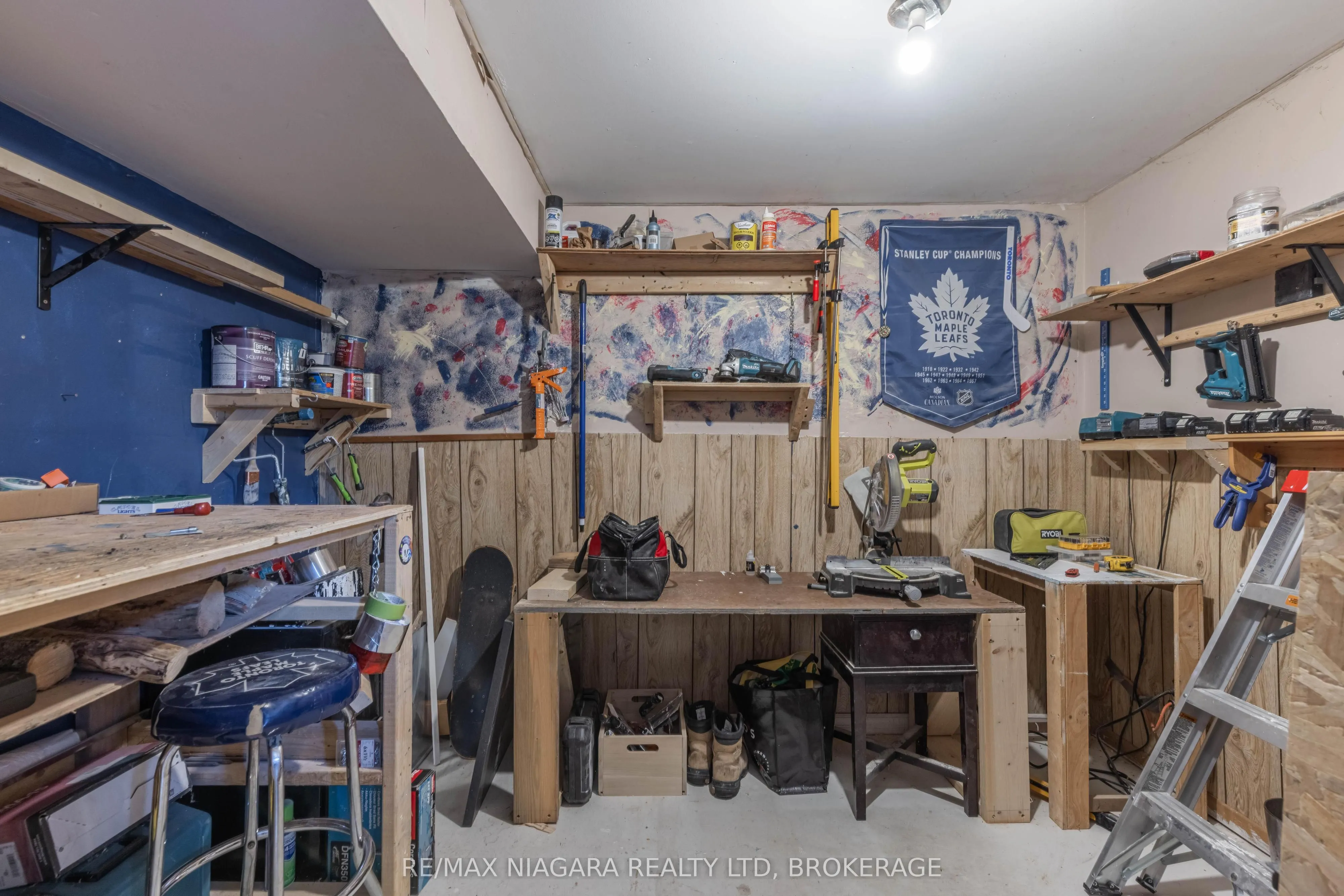 7709 Ronnie Crescent