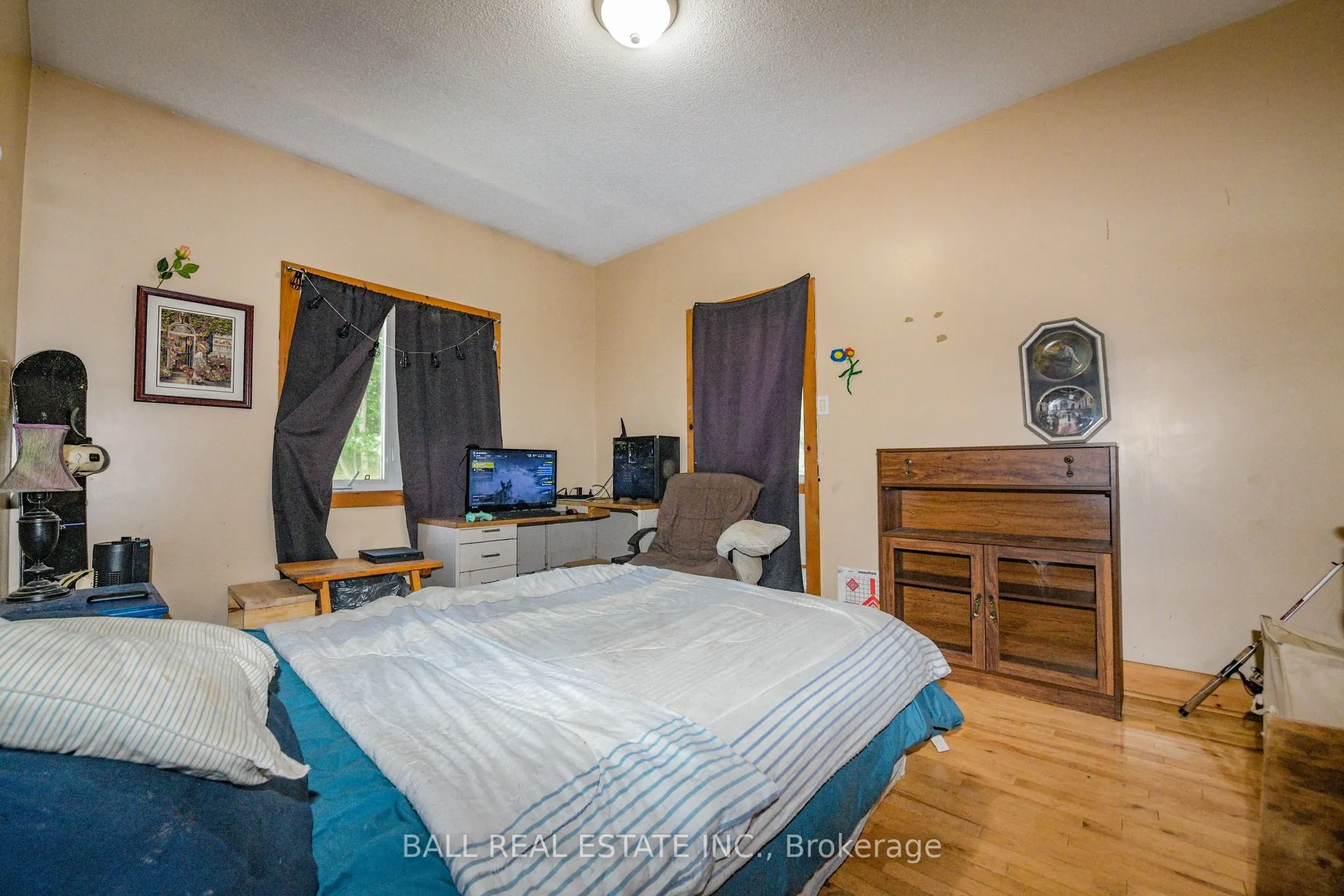 3 Graf Road