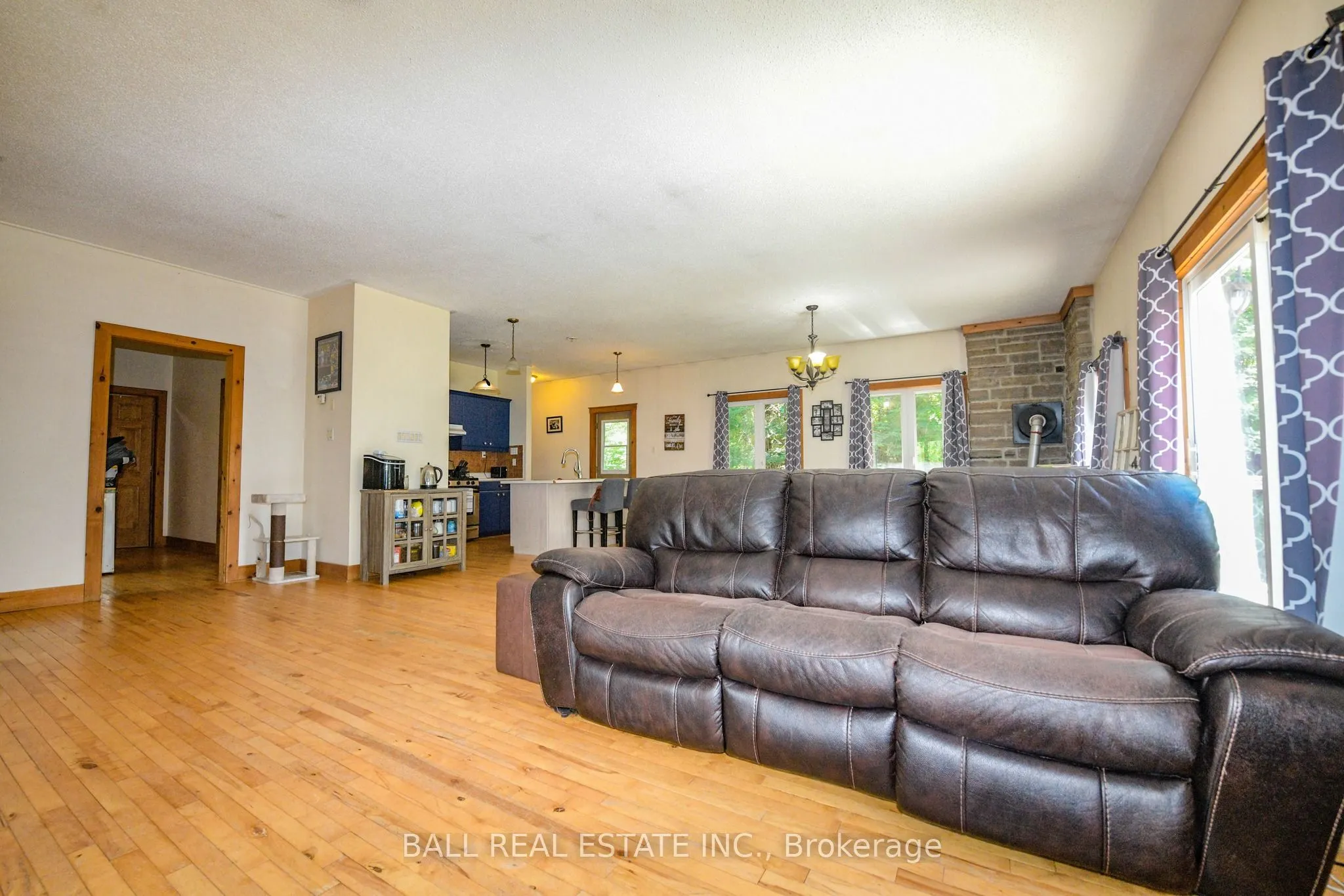 3 Graf Road