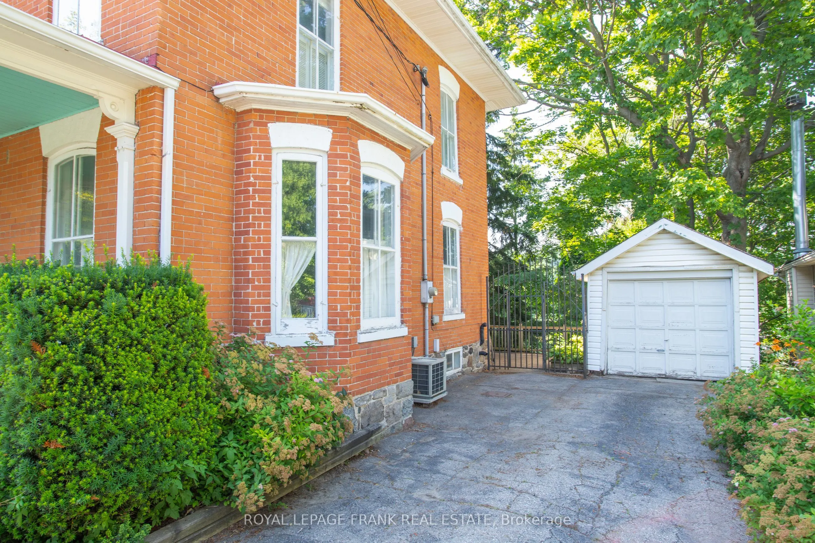 6 Sherbourne Street