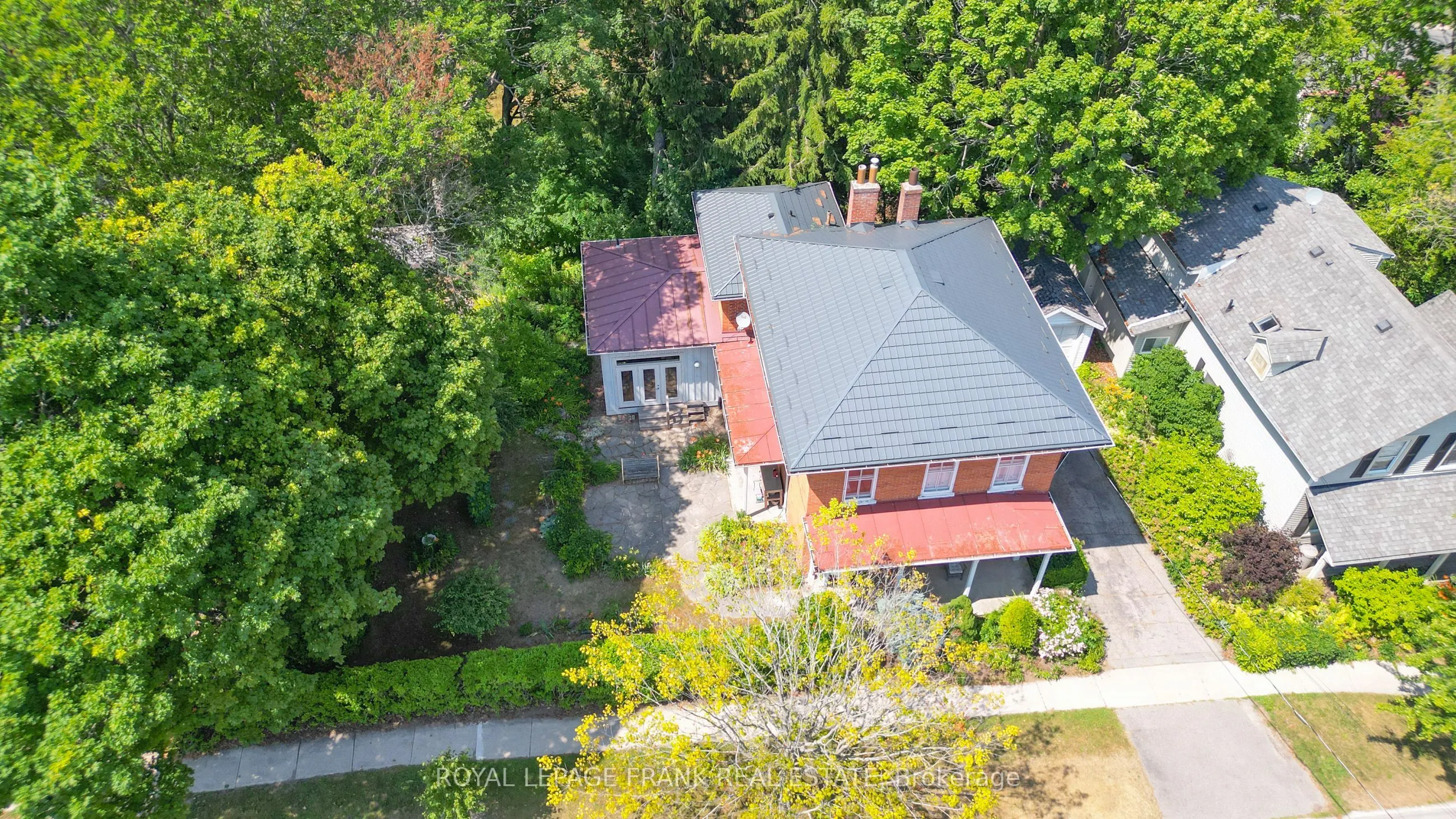 6 Sherbourne Street