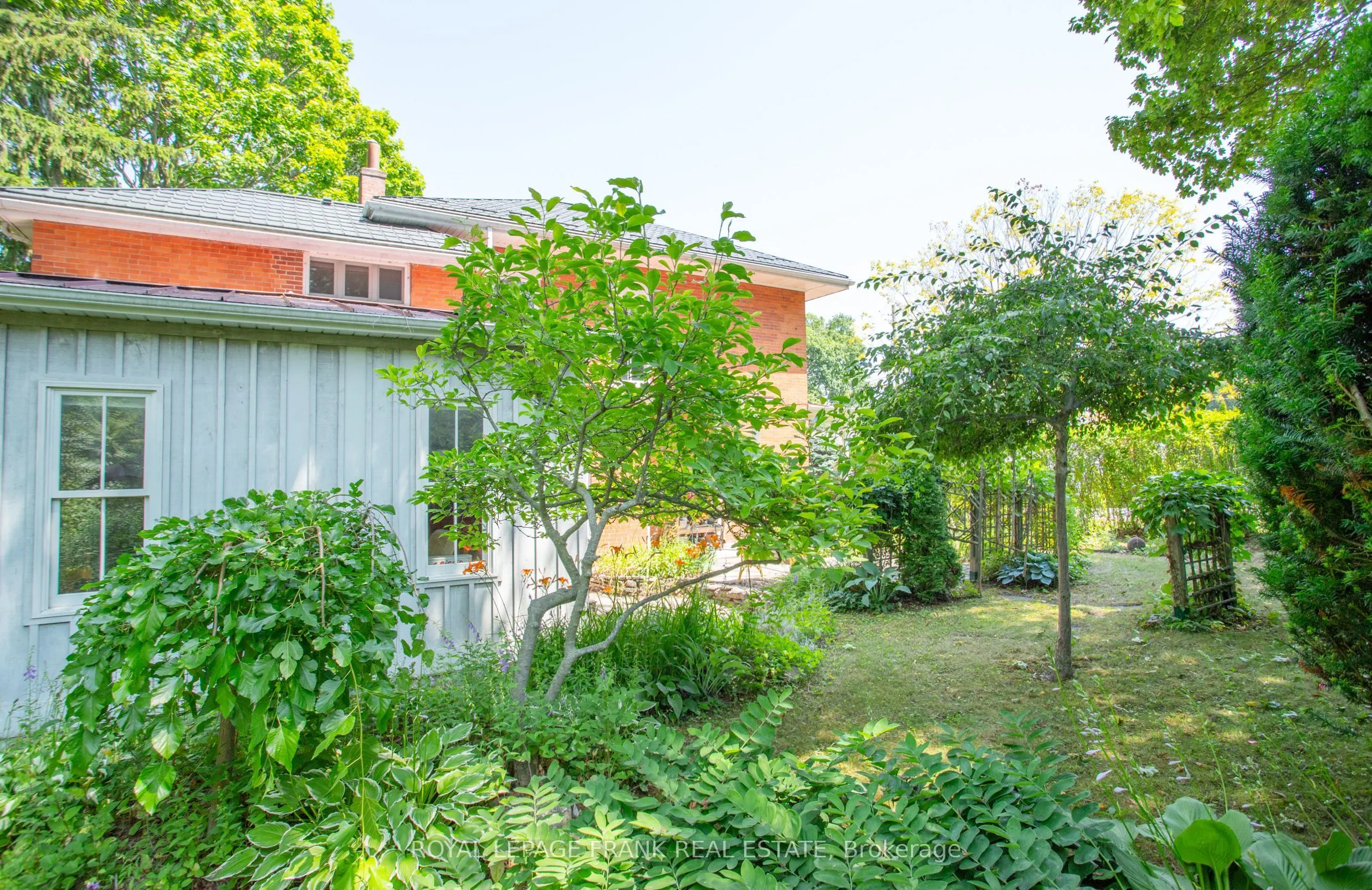 6 Sherbourne Street