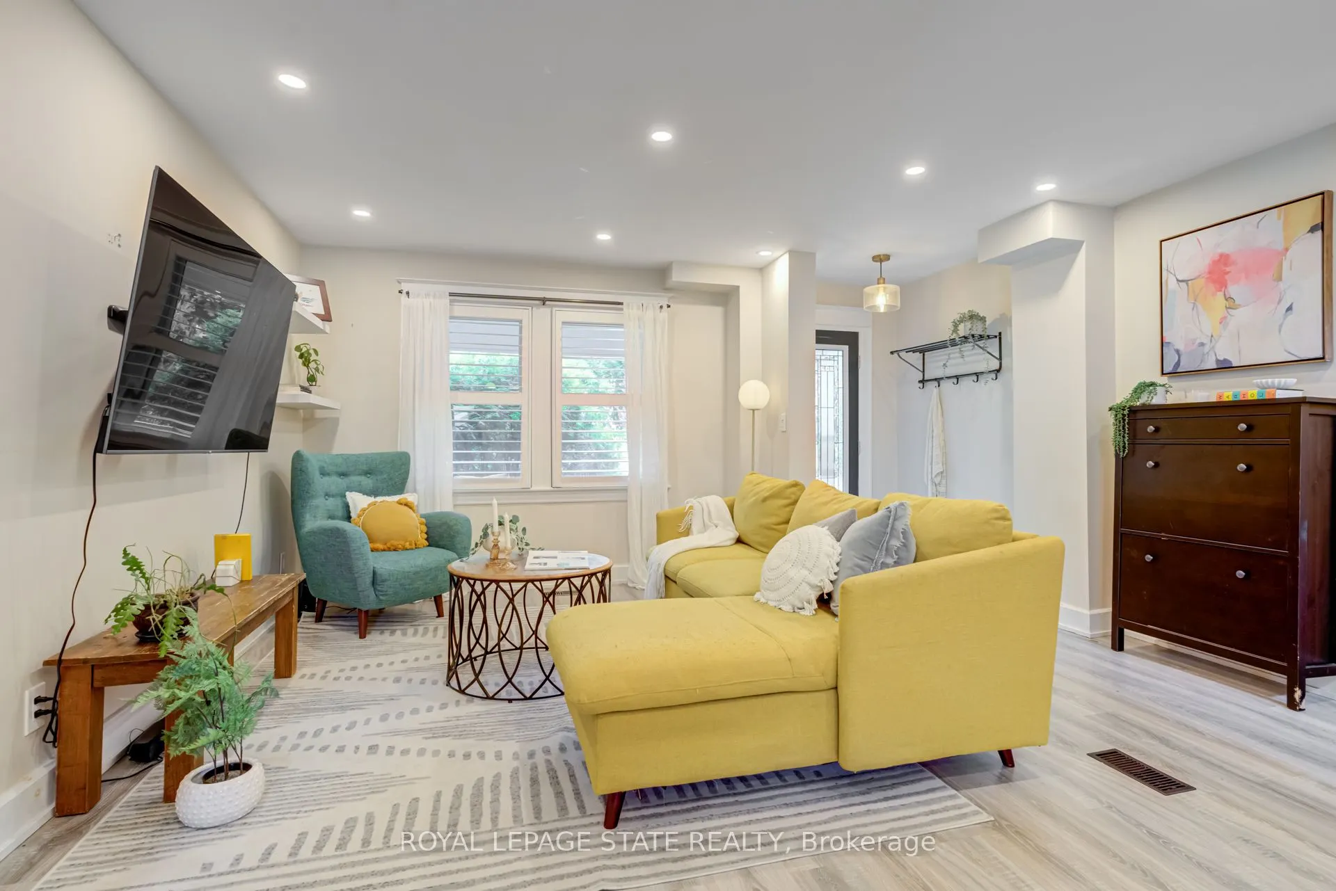 39 East Bend Avenue S