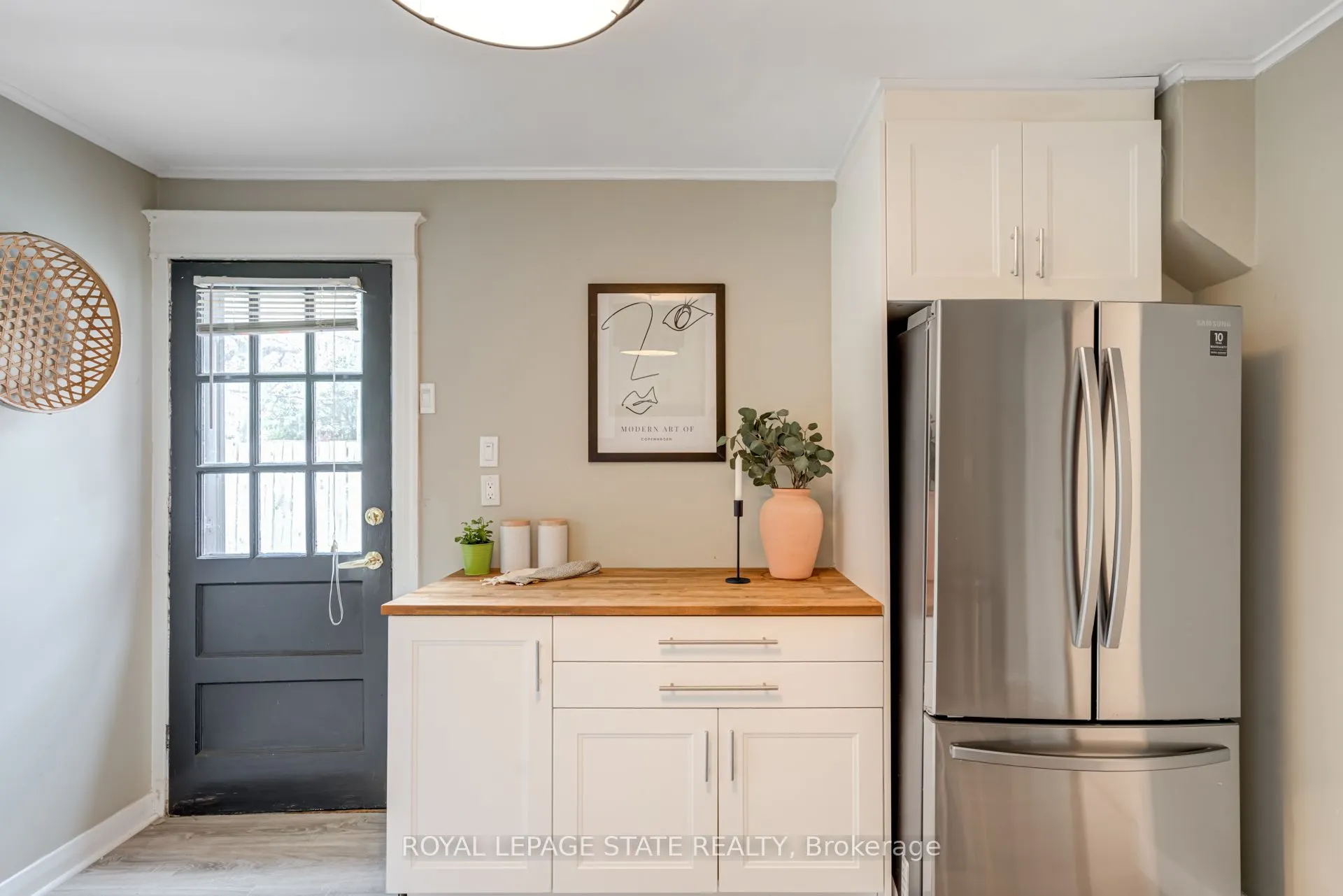 39 East Bend Avenue S