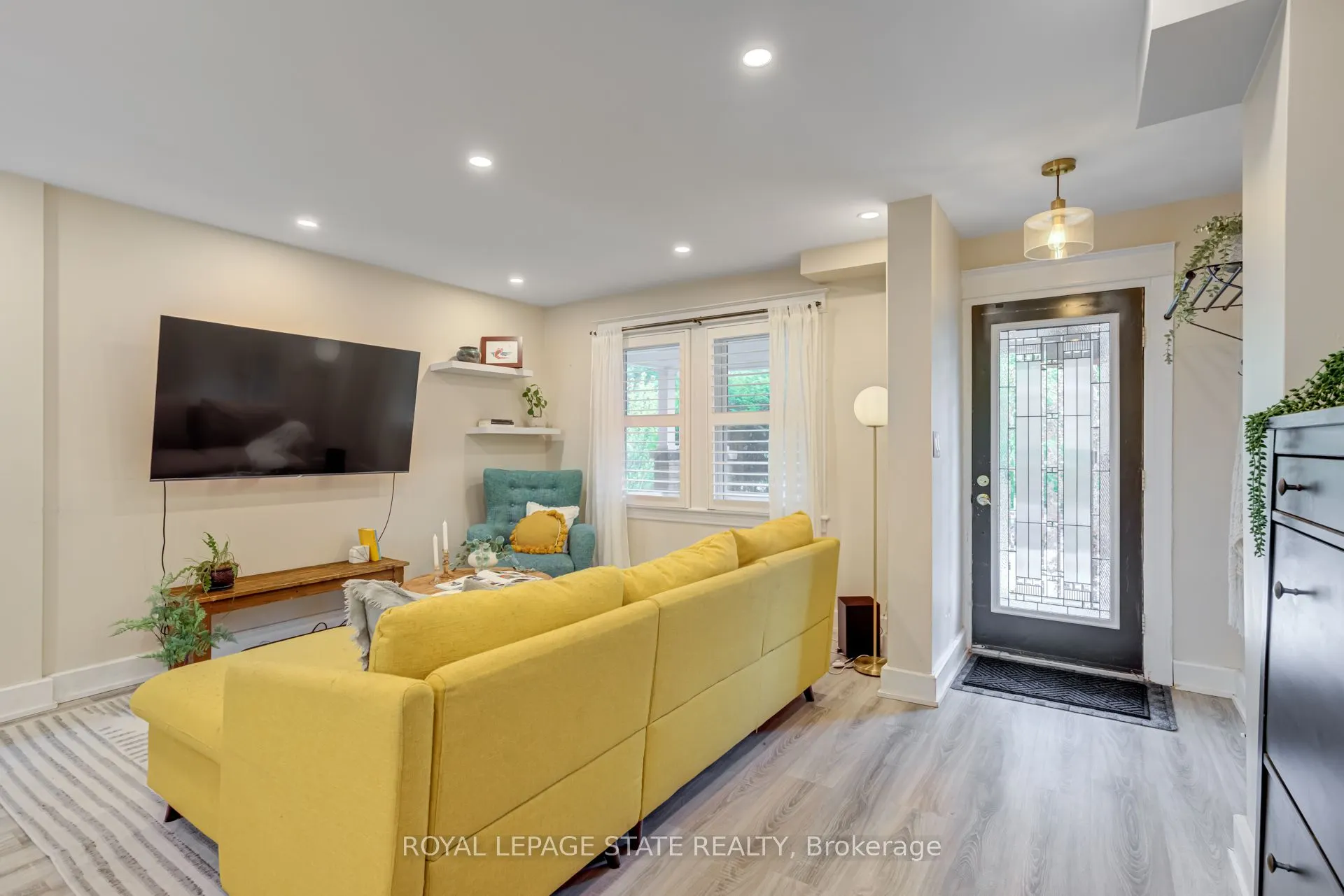 39 East Bend Avenue S