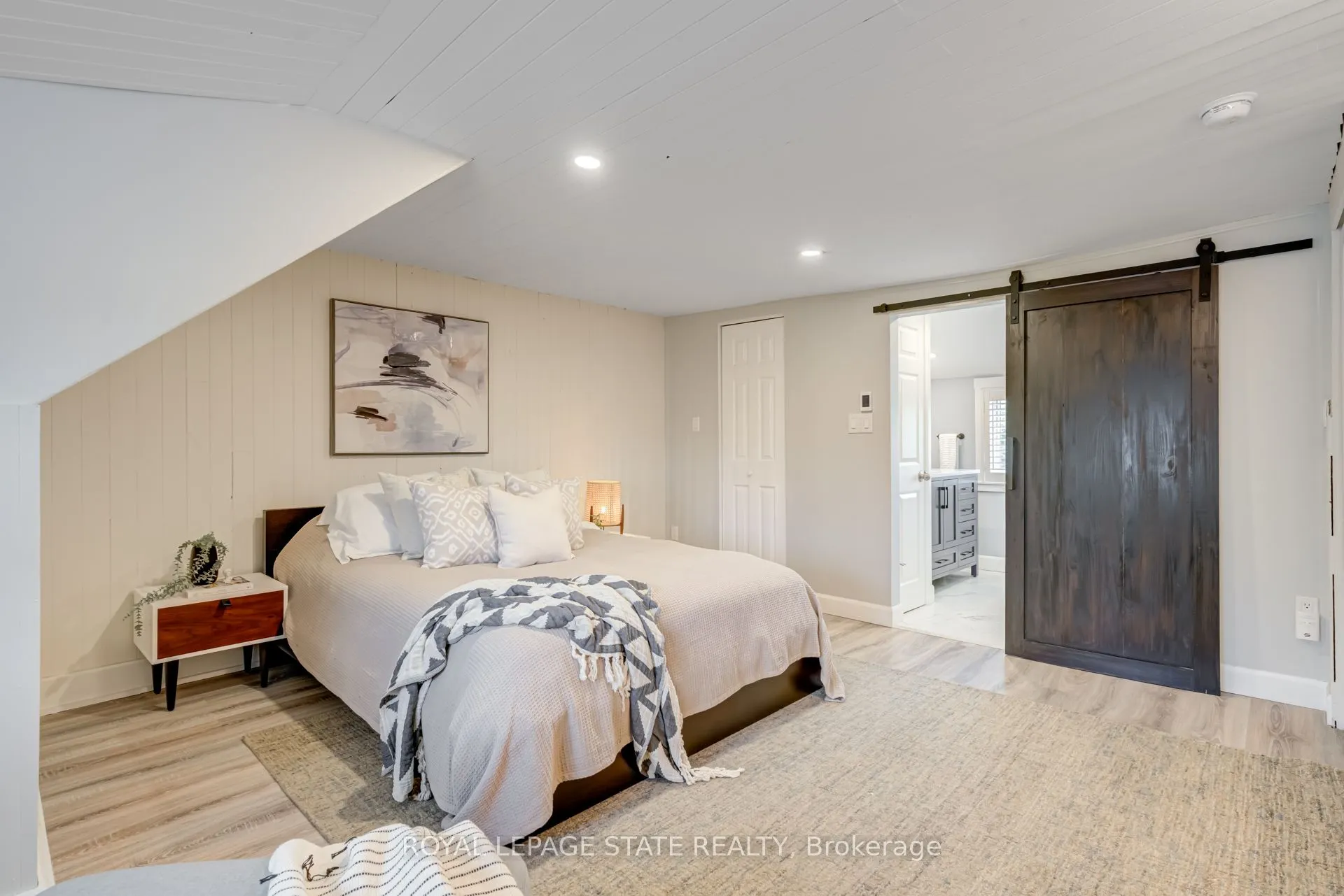39 East Bend Avenue S