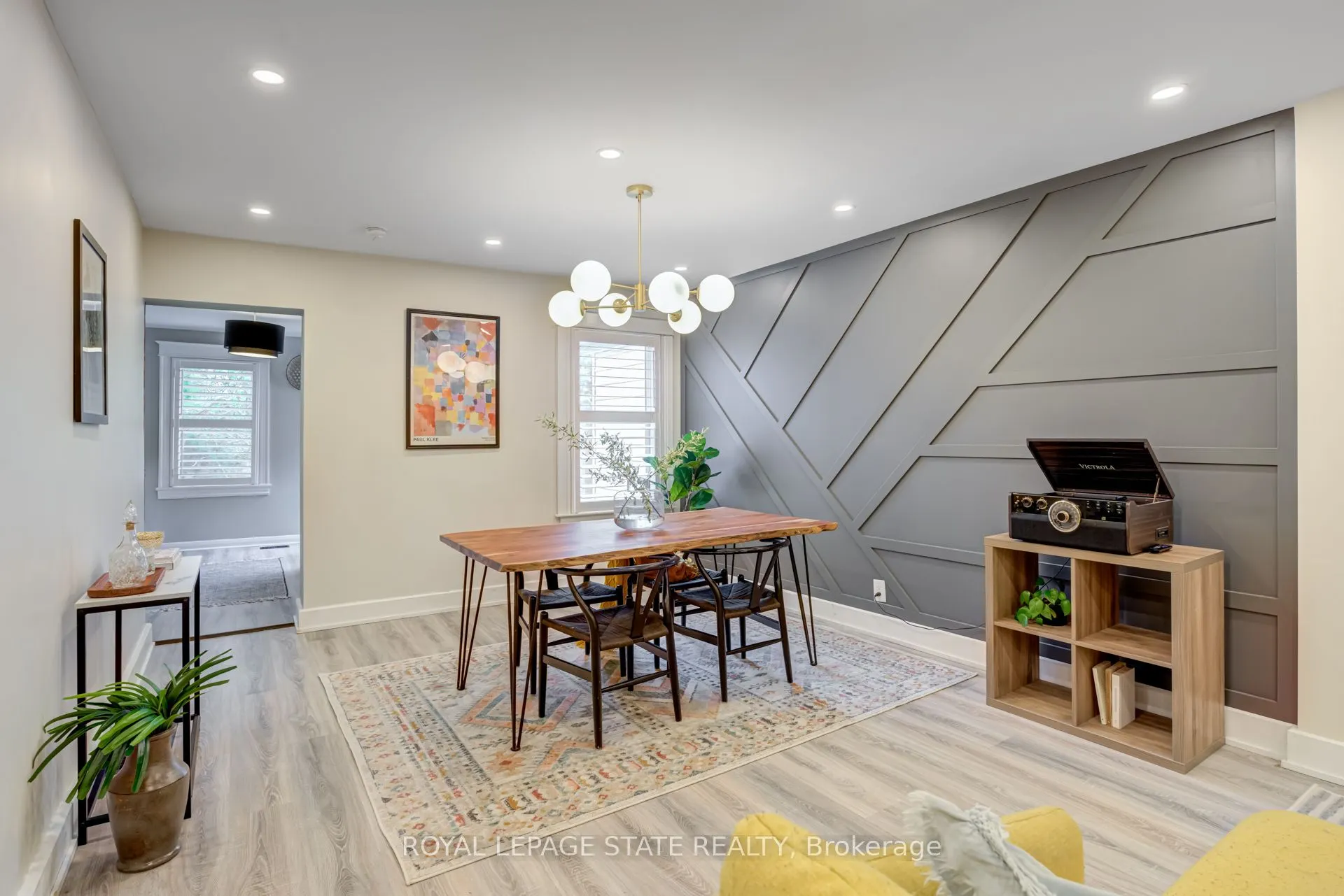 39 East Bend Avenue S