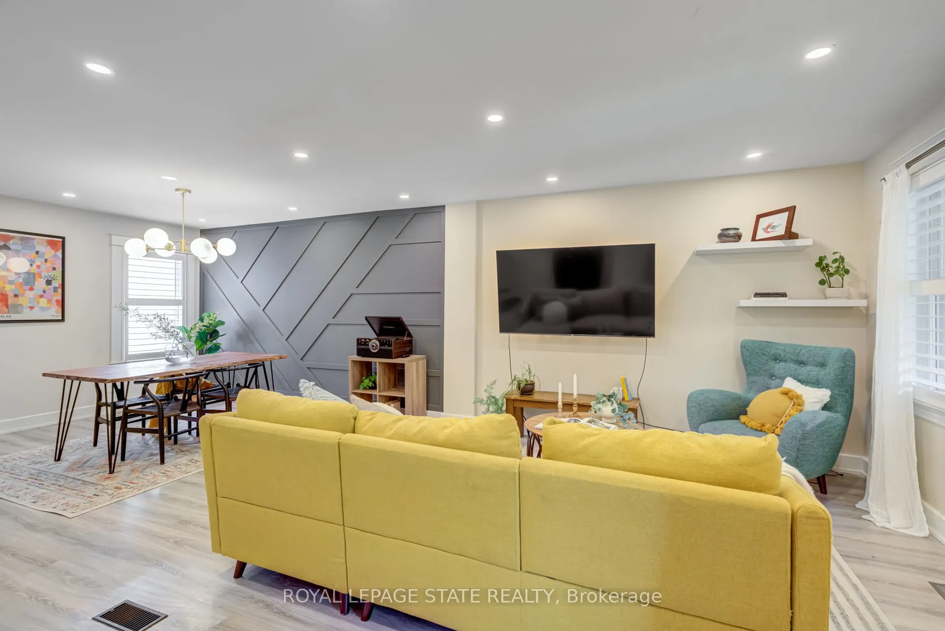 39 East Bend Avenue S