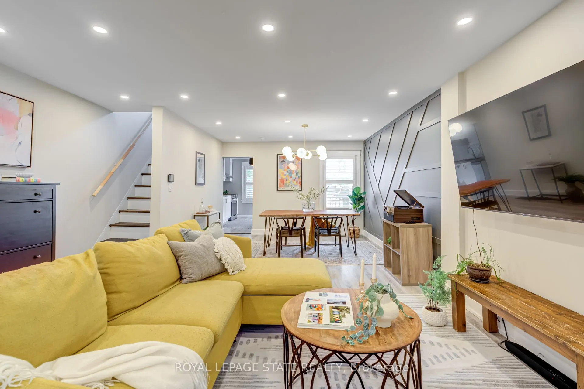 39 East Bend Avenue S