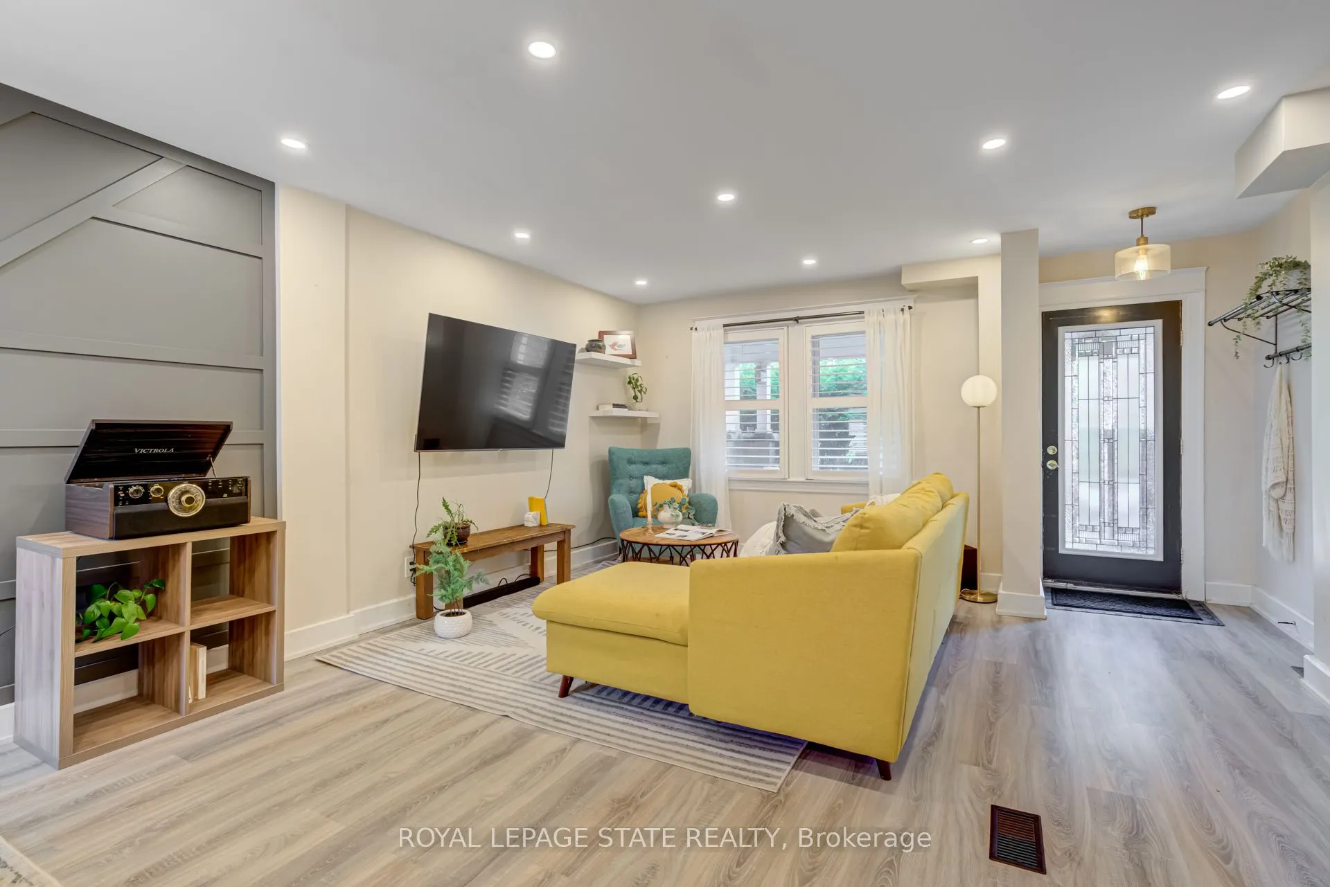 39 East Bend Avenue S
