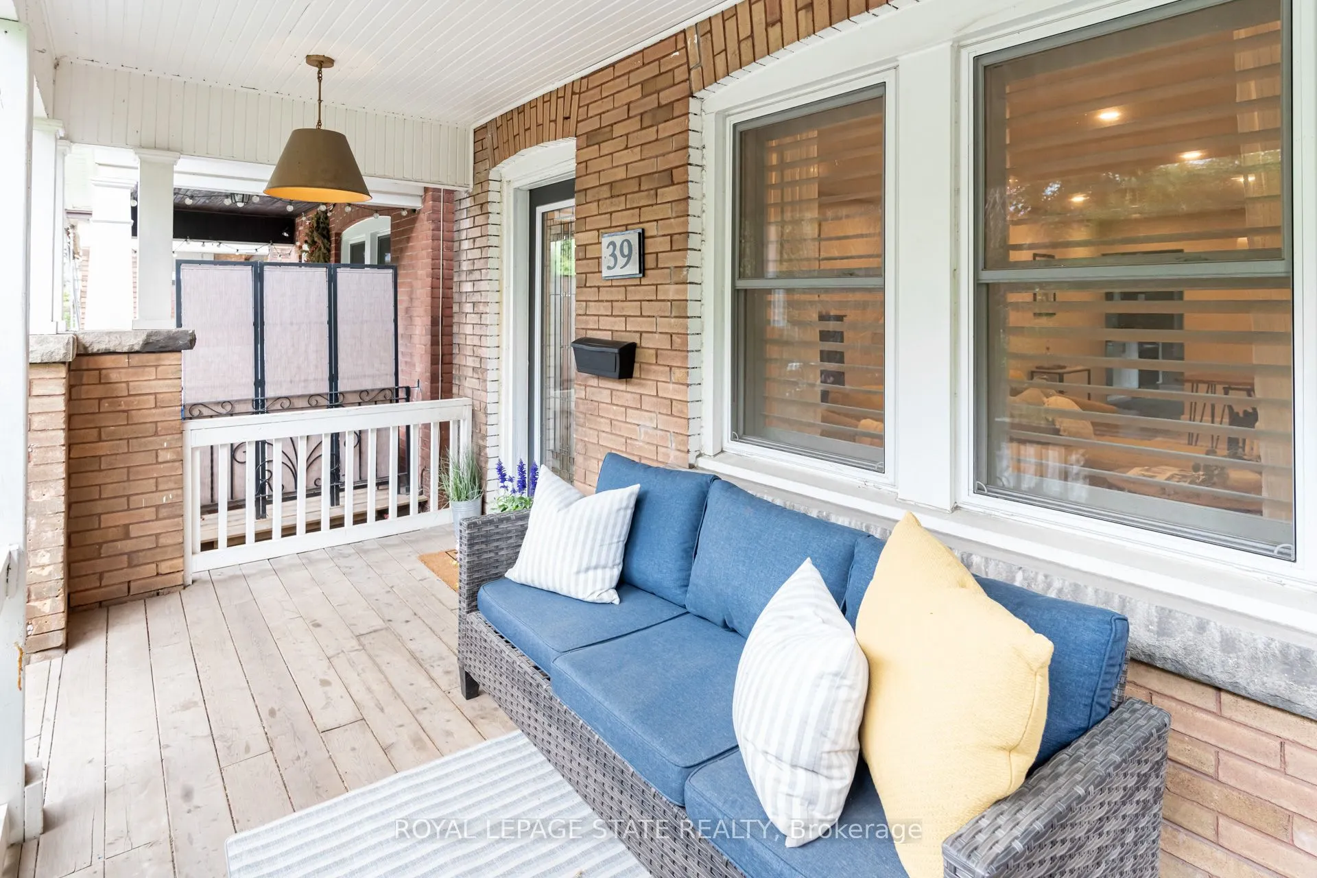 39 East Bend Avenue S