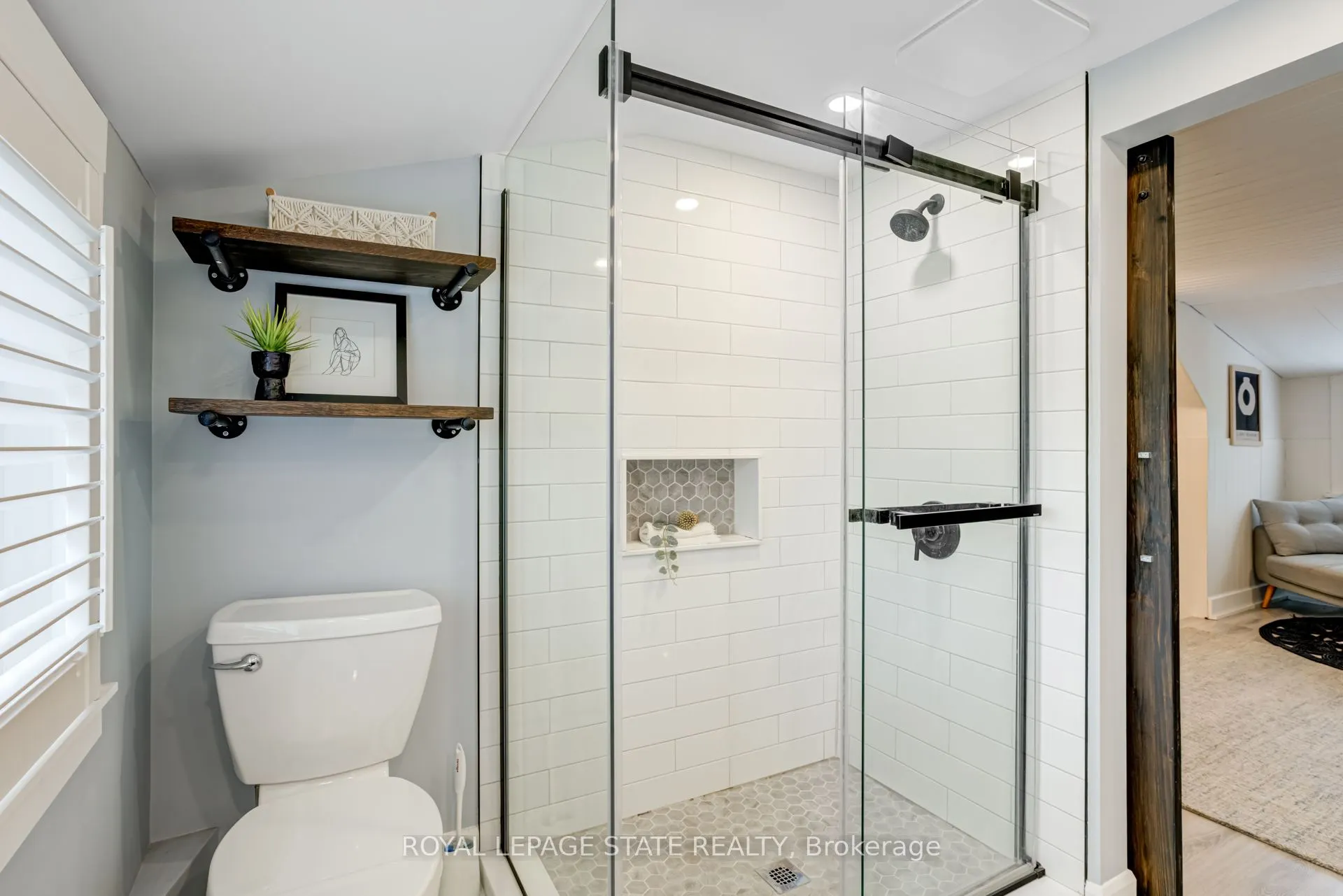 39 East Bend Avenue S
