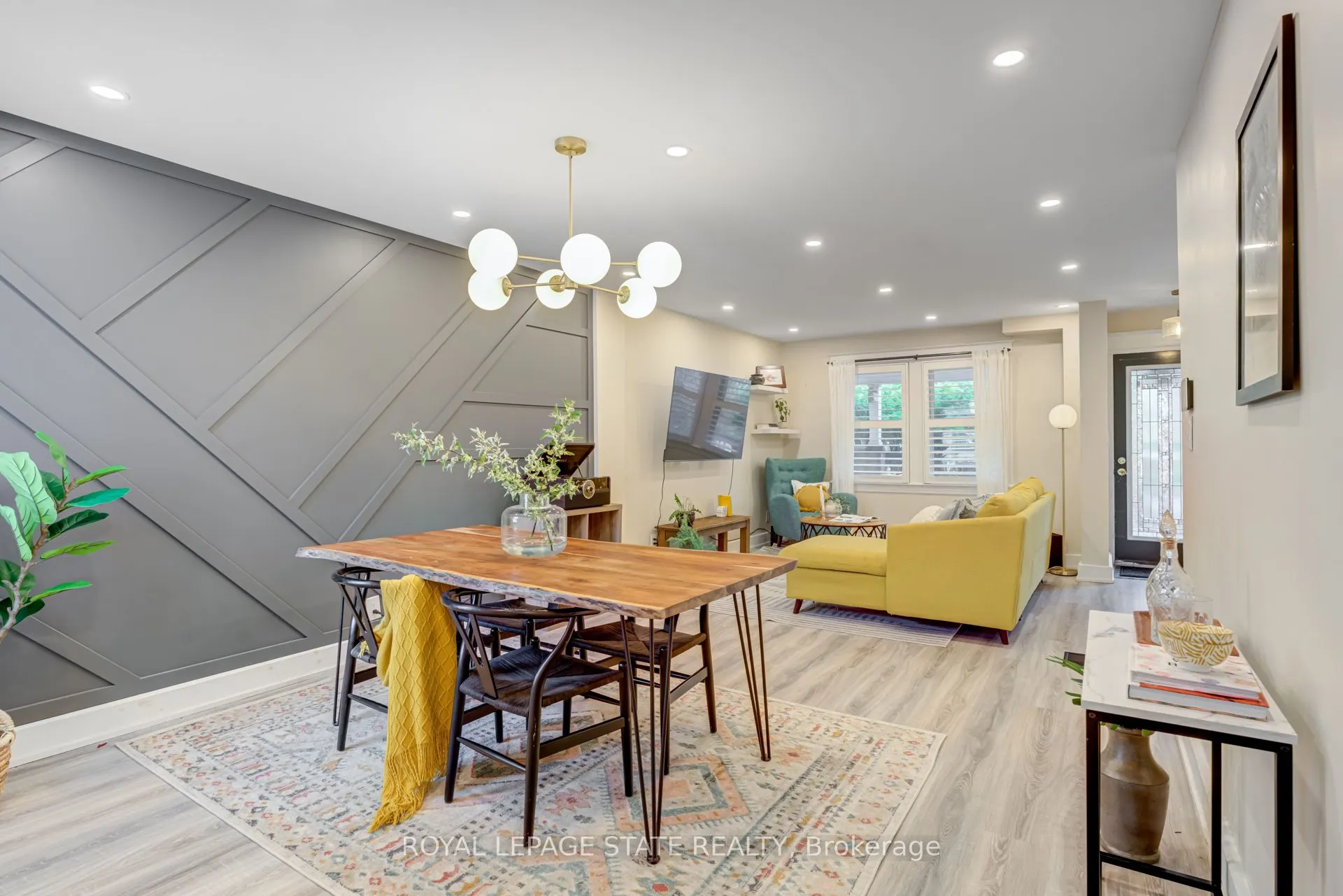 39 East Bend Avenue S