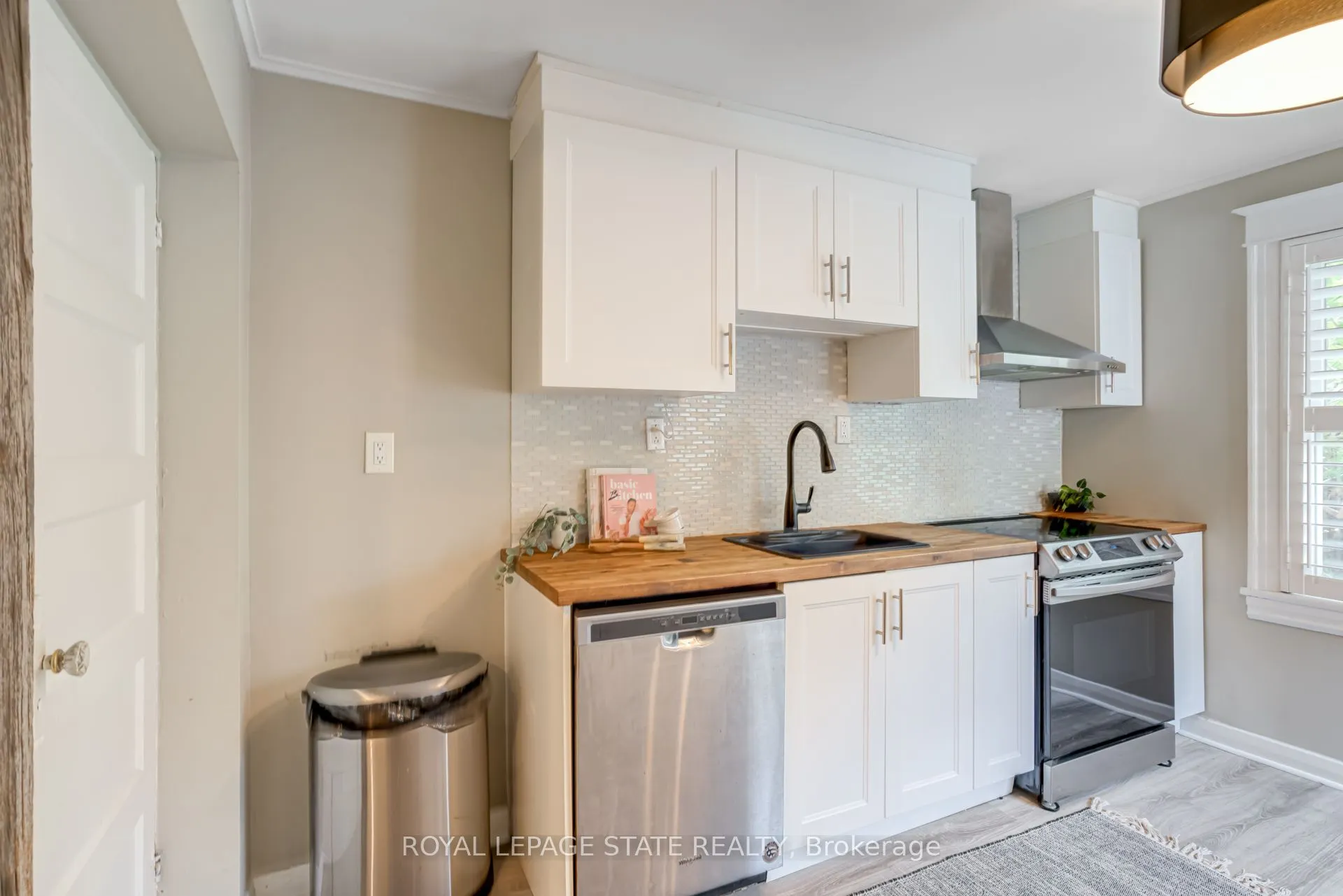 39 East Bend Avenue S