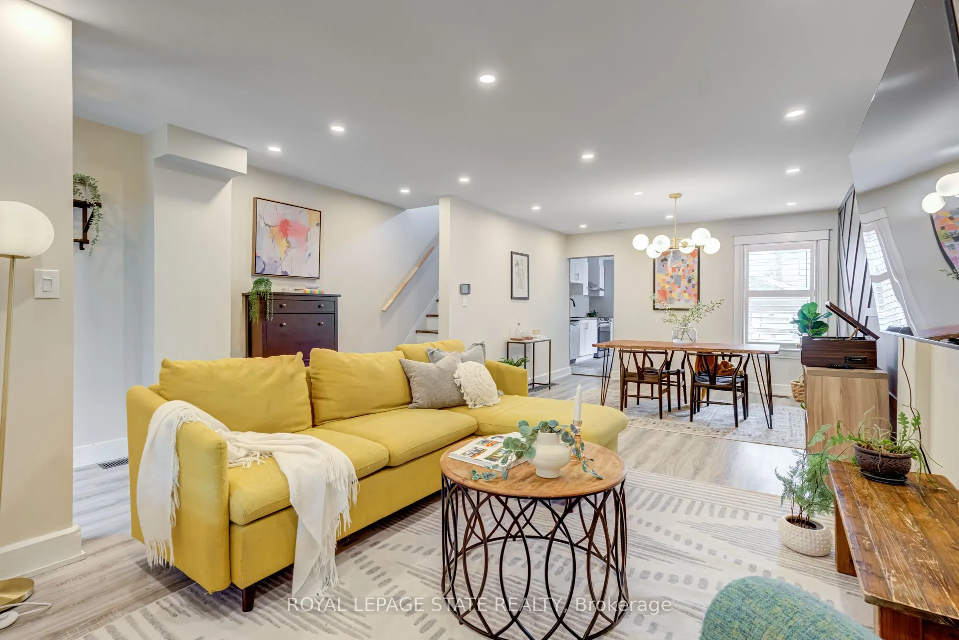 39 East Bend Avenue S