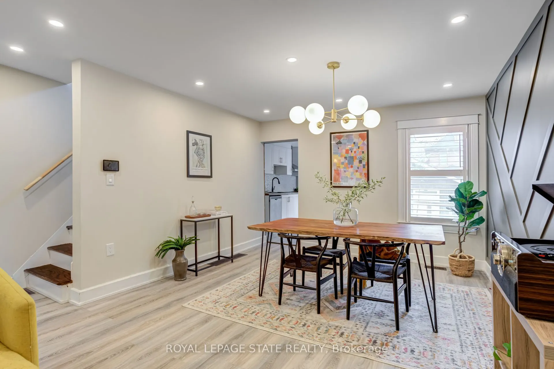 39 East Bend Avenue S