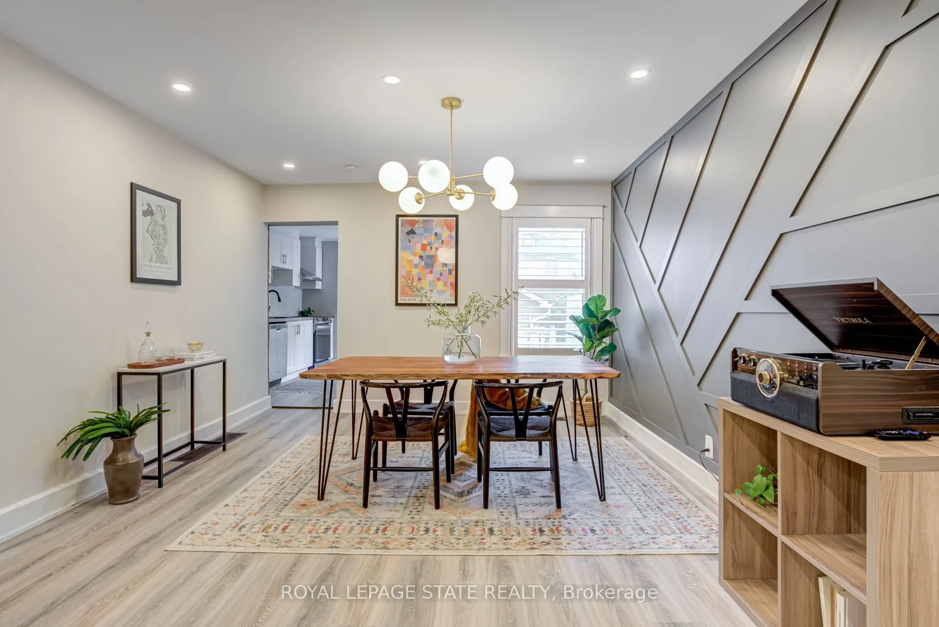 39 East Bend Avenue S