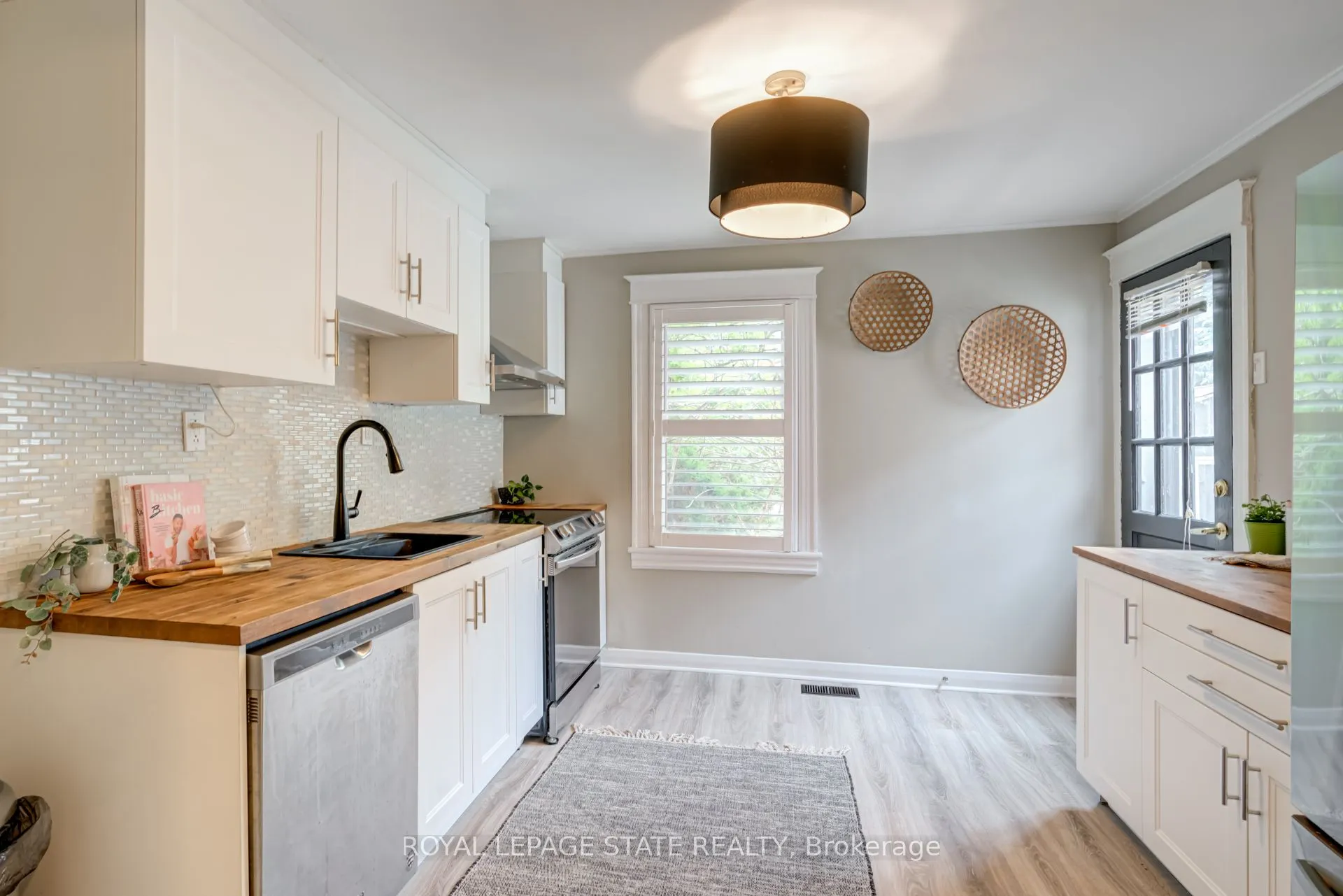 39 East Bend Avenue S