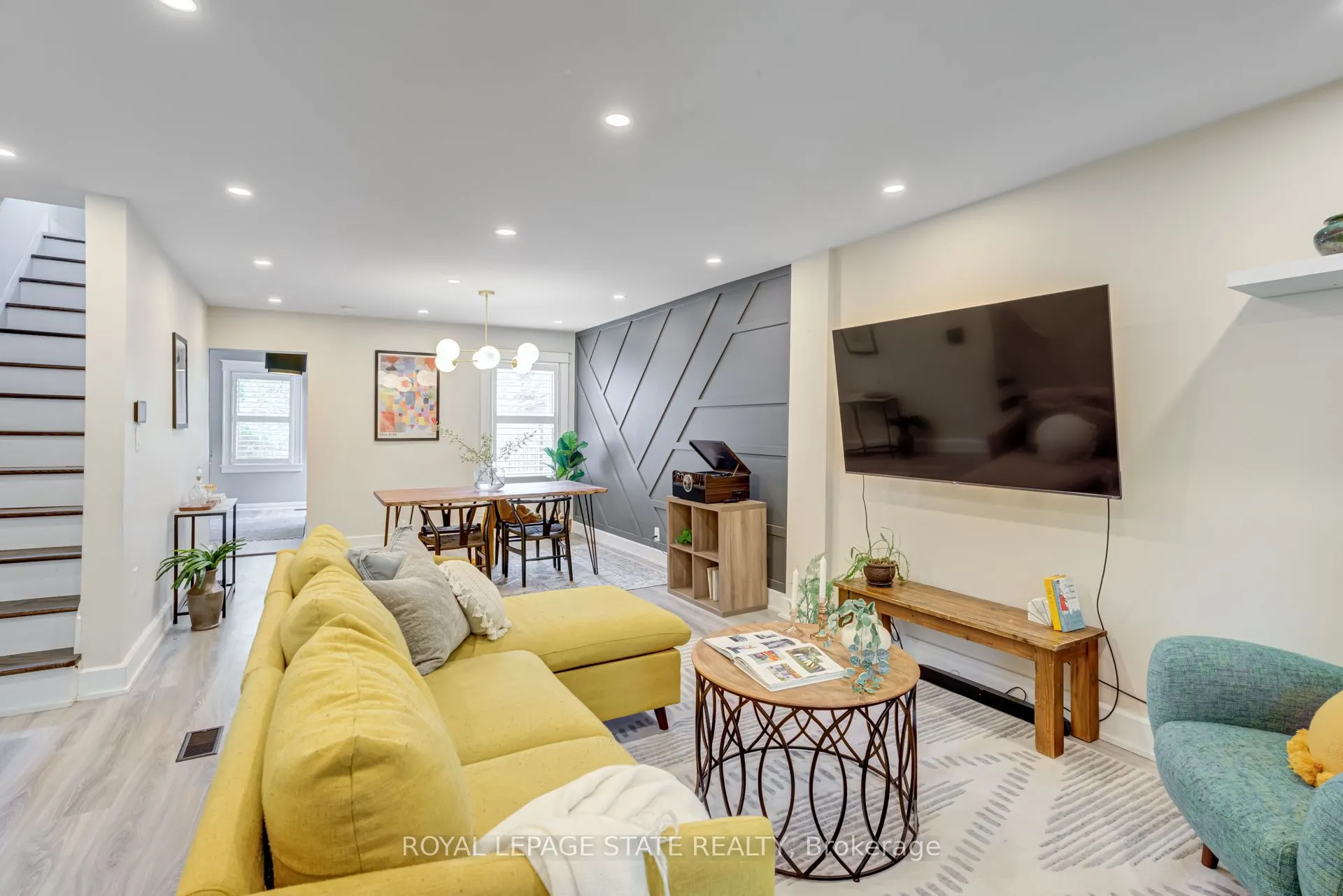 39 East Bend Avenue S
