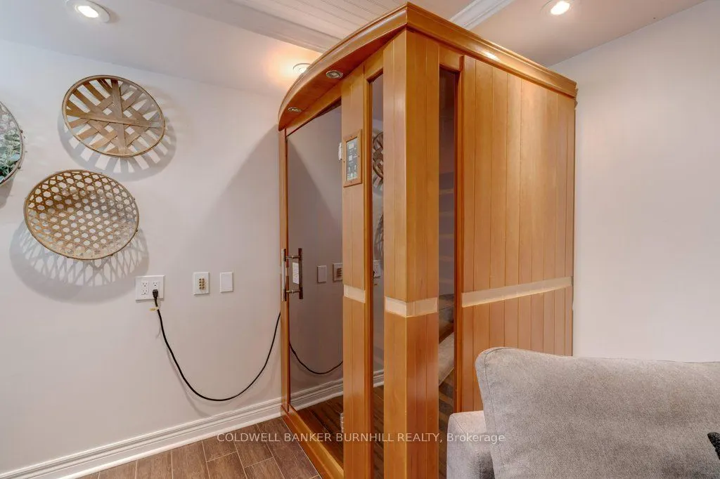800 Upper Paradise Road, #15