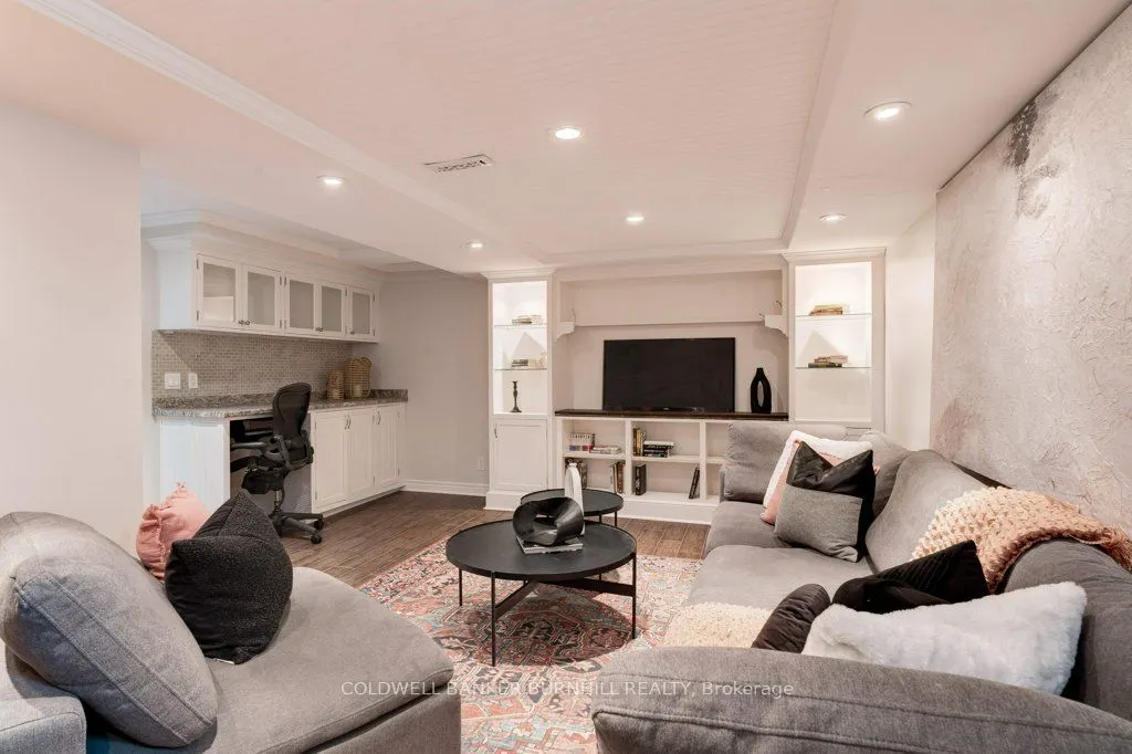 800 Upper Paradise Road, #15