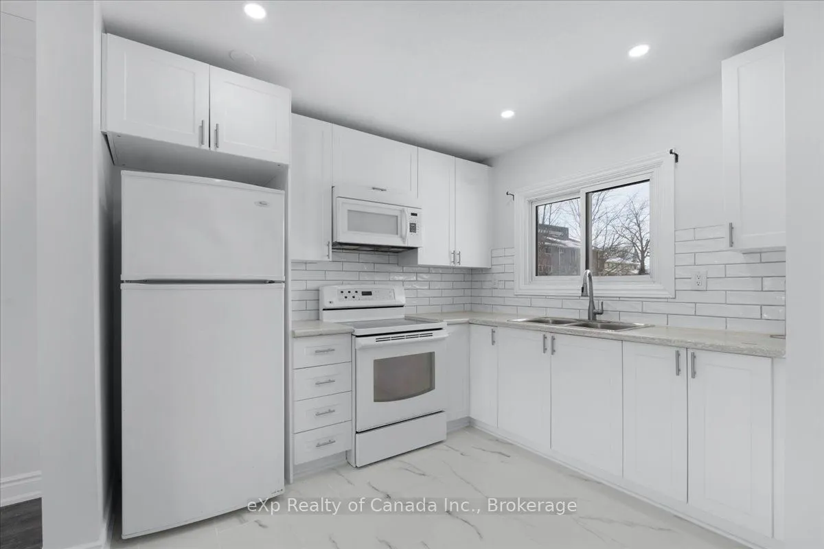 880 James Street, #9