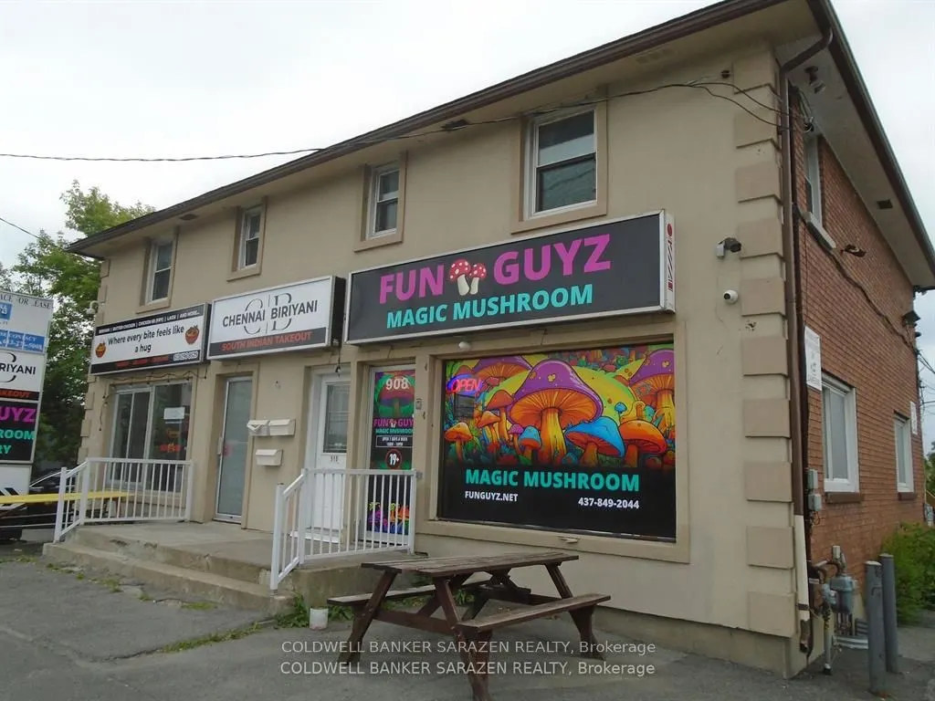 908-912 ST LAURENT Boulevard S