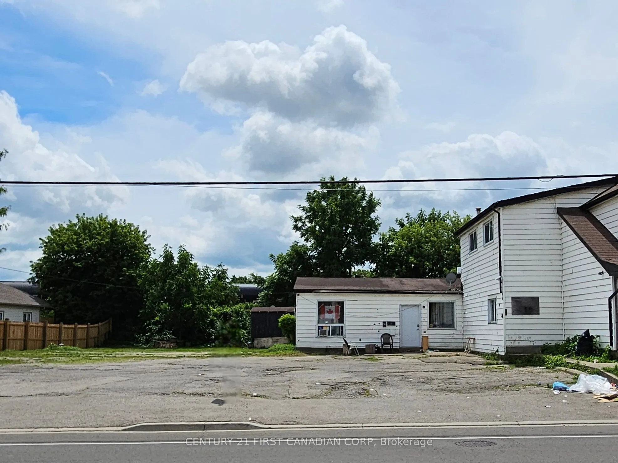 1085 Brydges Street