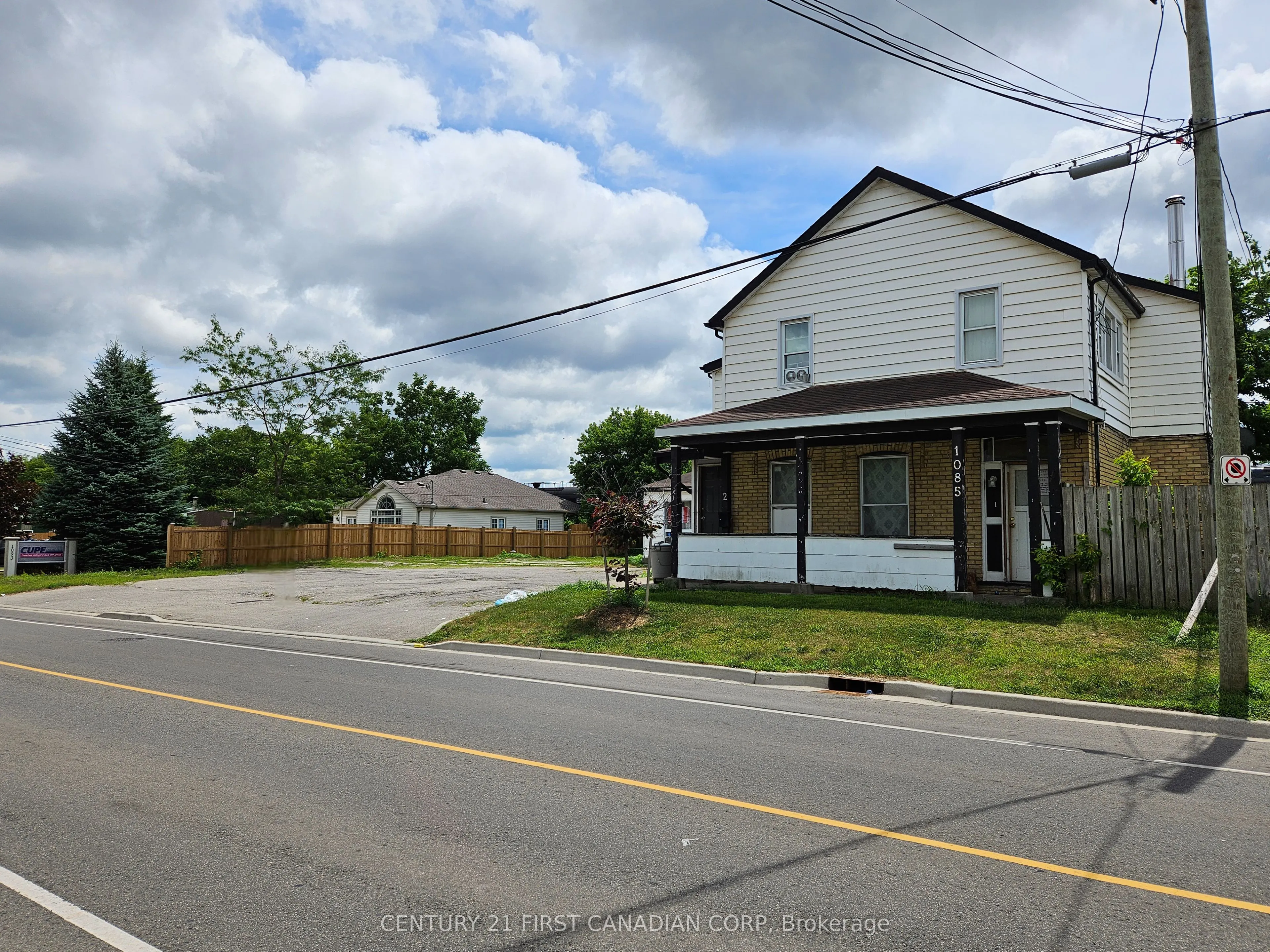 1085 Brydges Street