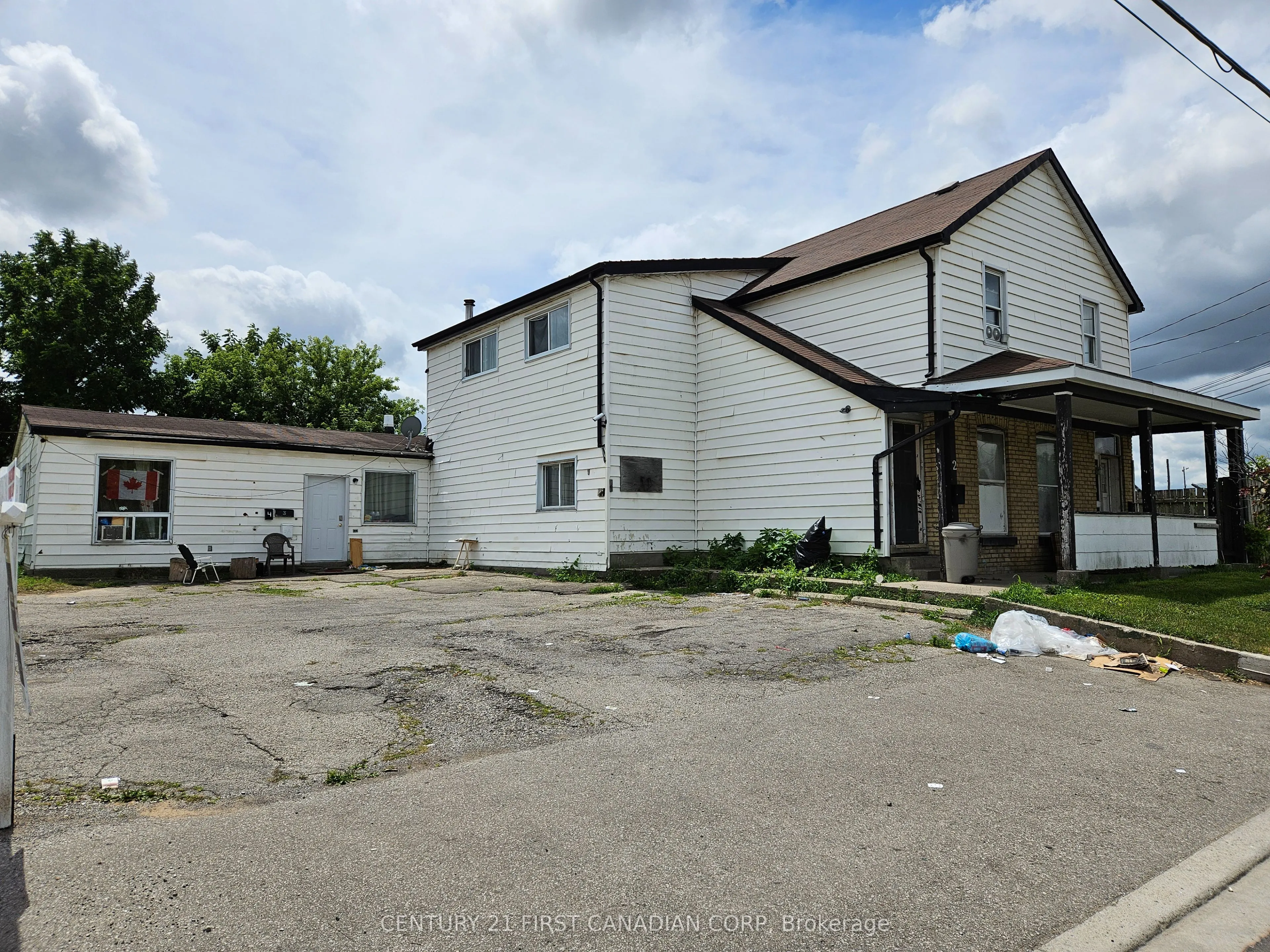 1085 Brydges Street