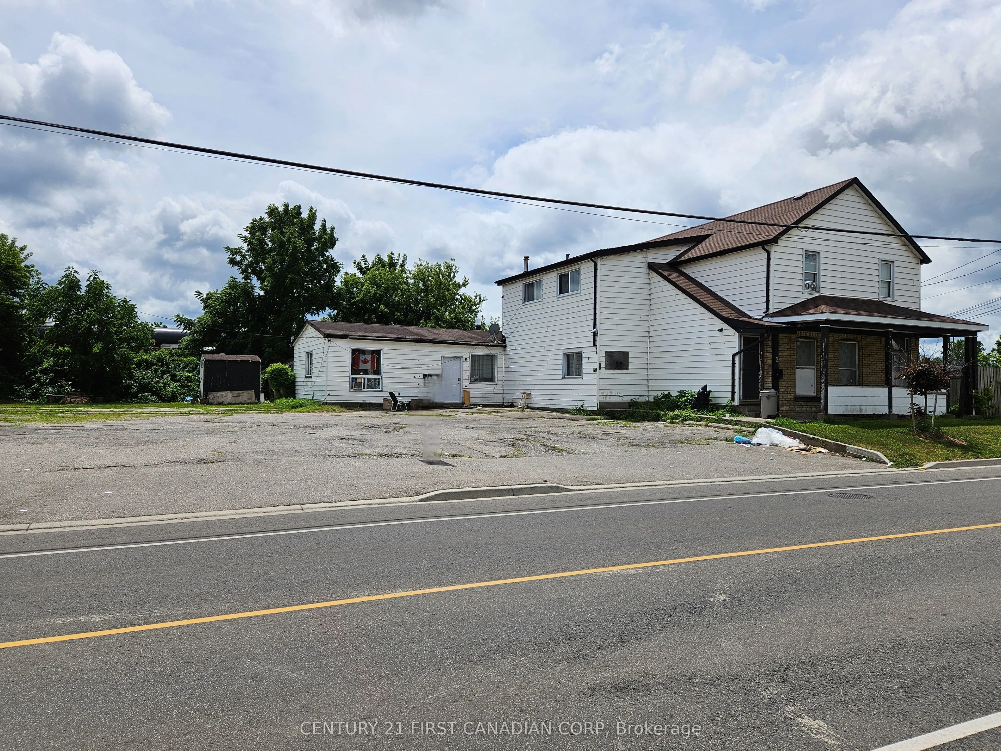 1085 Brydges Street