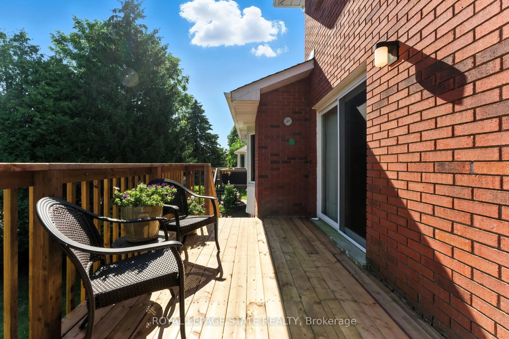 286 LLOYMINN Avenue