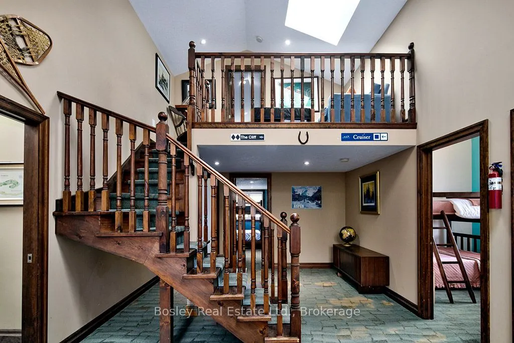 102 Ridgeview Drive N