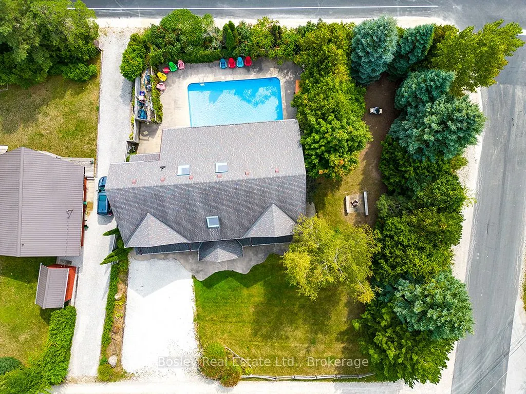 102 Ridgeview Drive N
