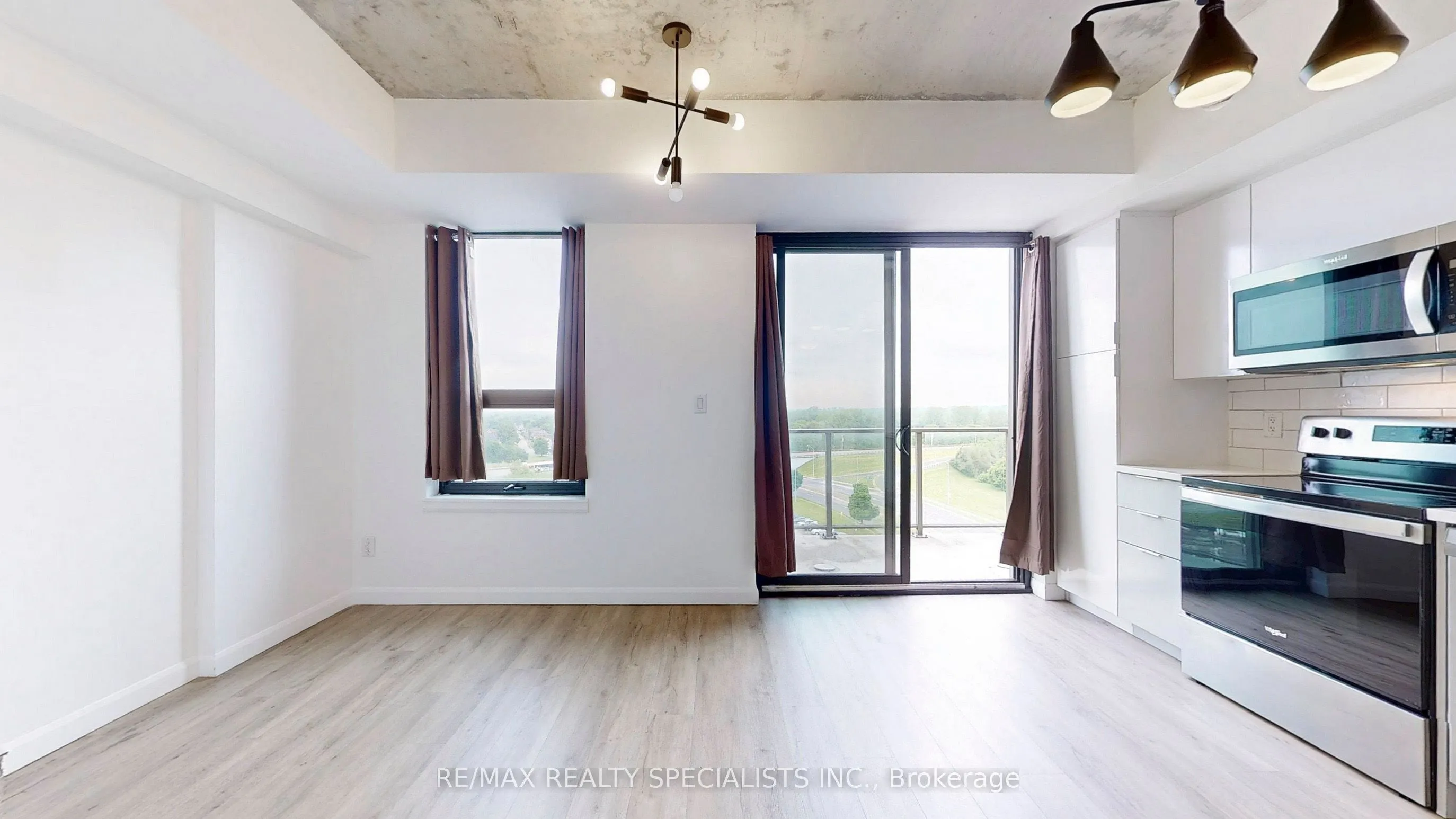 7 ERIE Avenue, #809