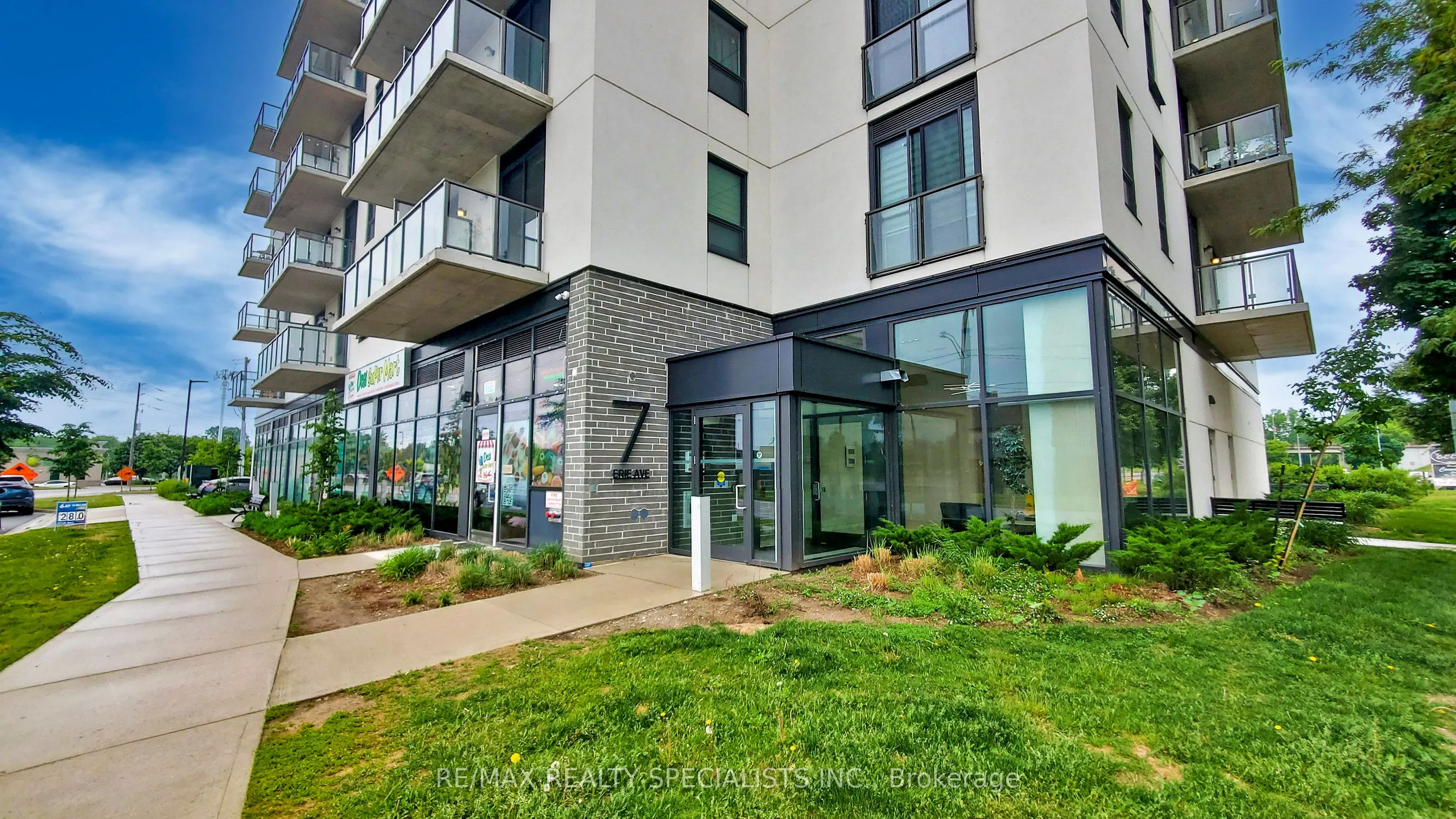 7 ERIE Avenue, #809