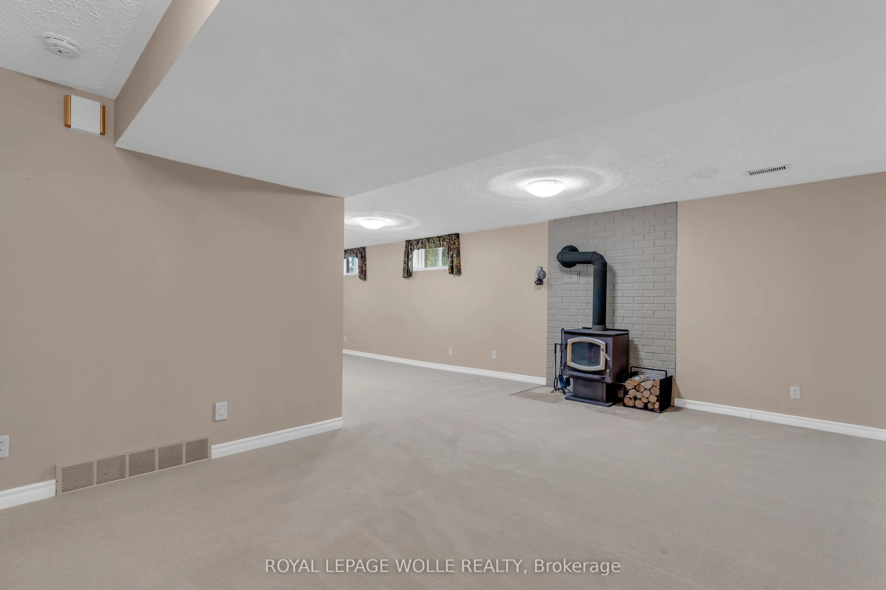 89 Valley Ridge Crescent