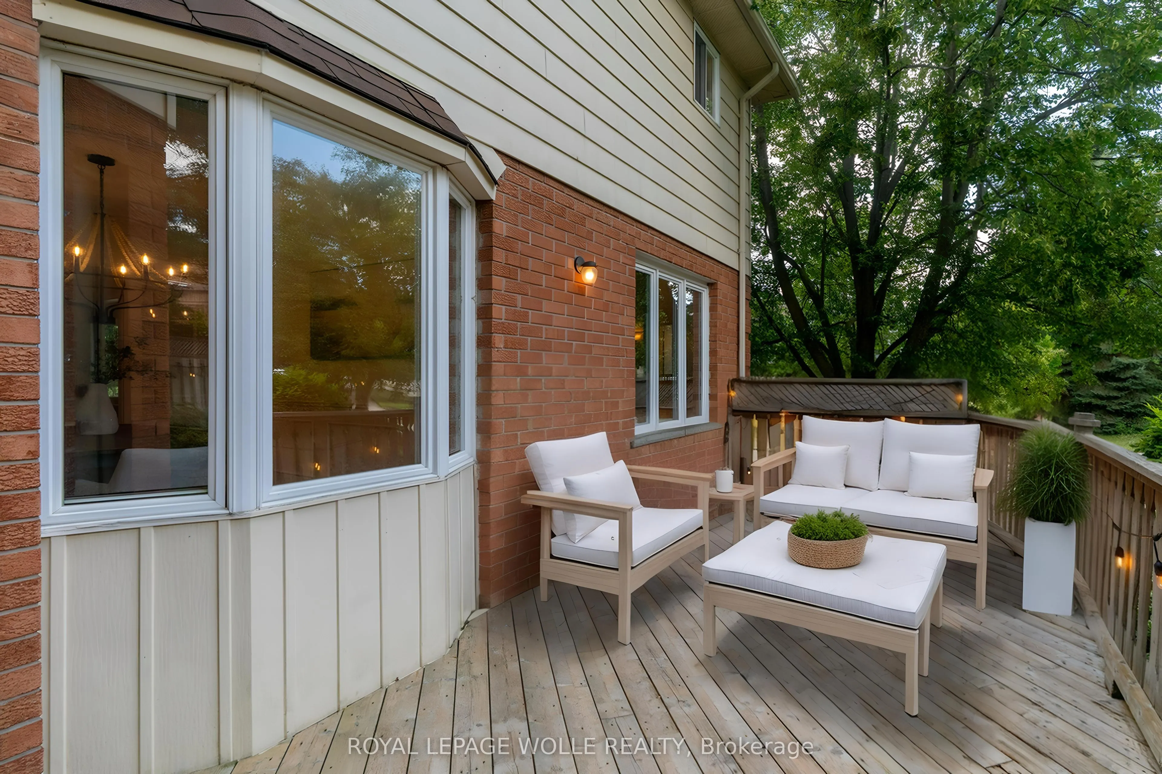 89 Valley Ridge Crescent