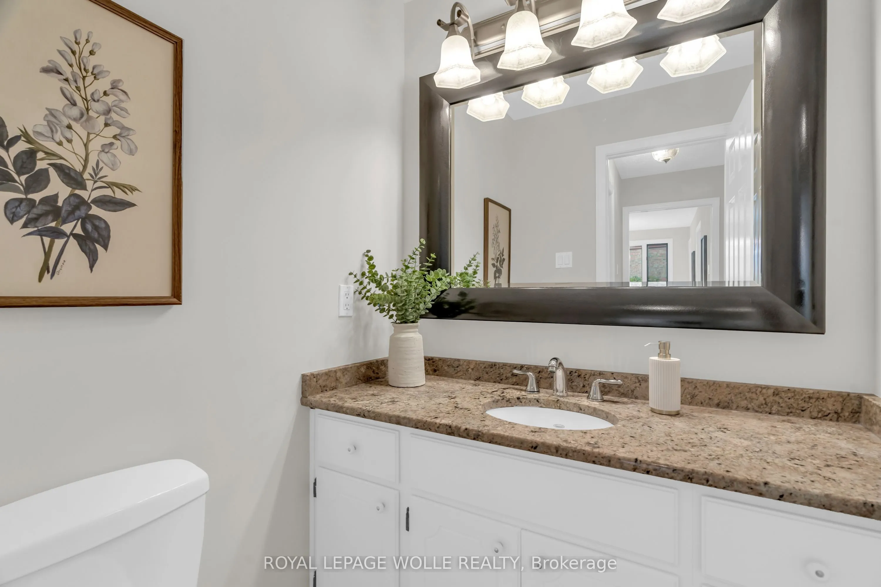 89 Valley Ridge Crescent