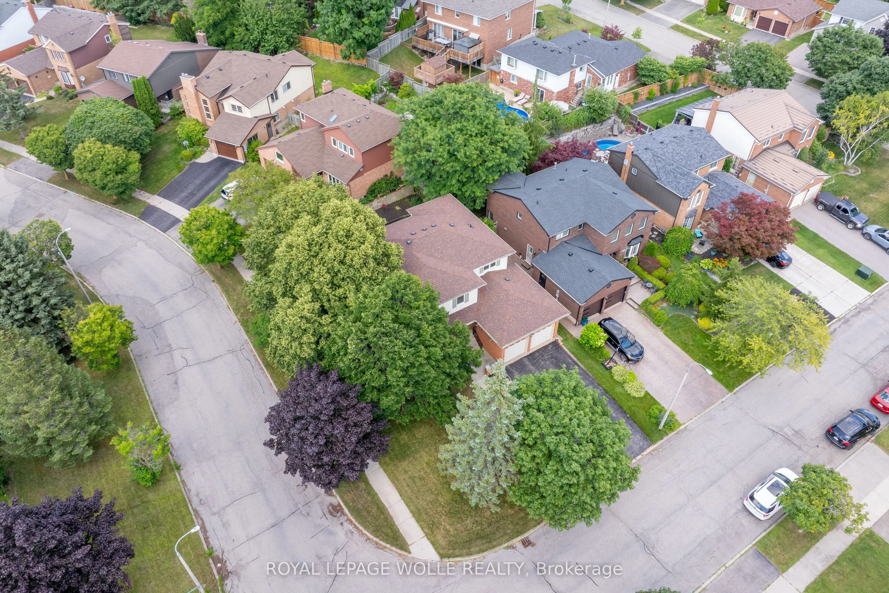 89 Valley Ridge Crescent