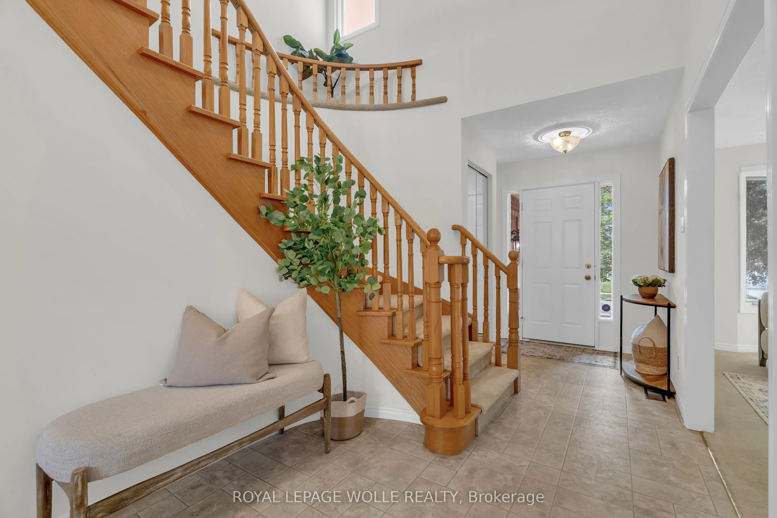 89 Valley Ridge Crescent
