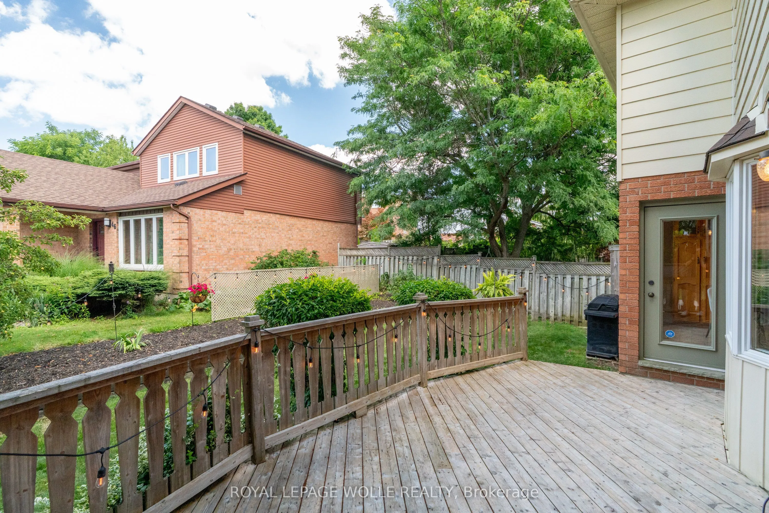 89 Valley Ridge Crescent
