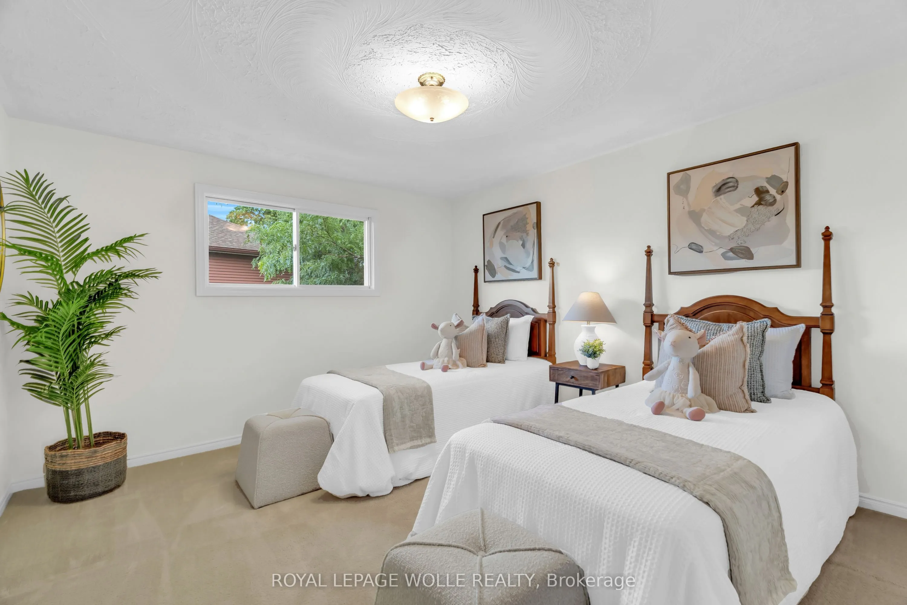 89 Valley Ridge Crescent