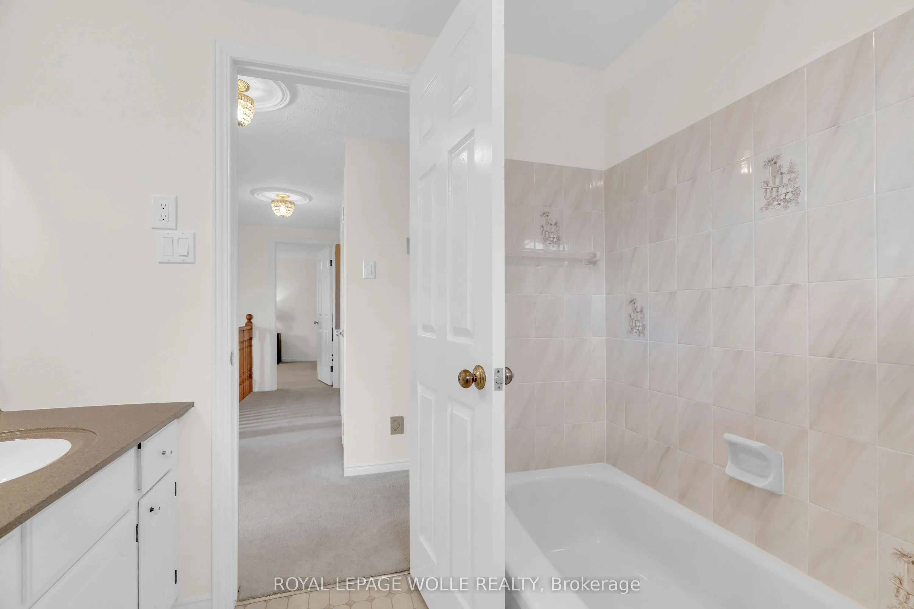 89 Valley Ridge Crescent