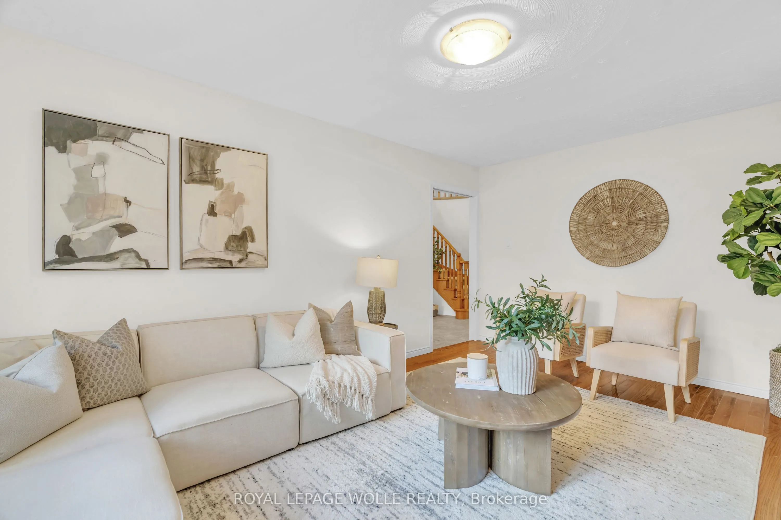 89 Valley Ridge Crescent