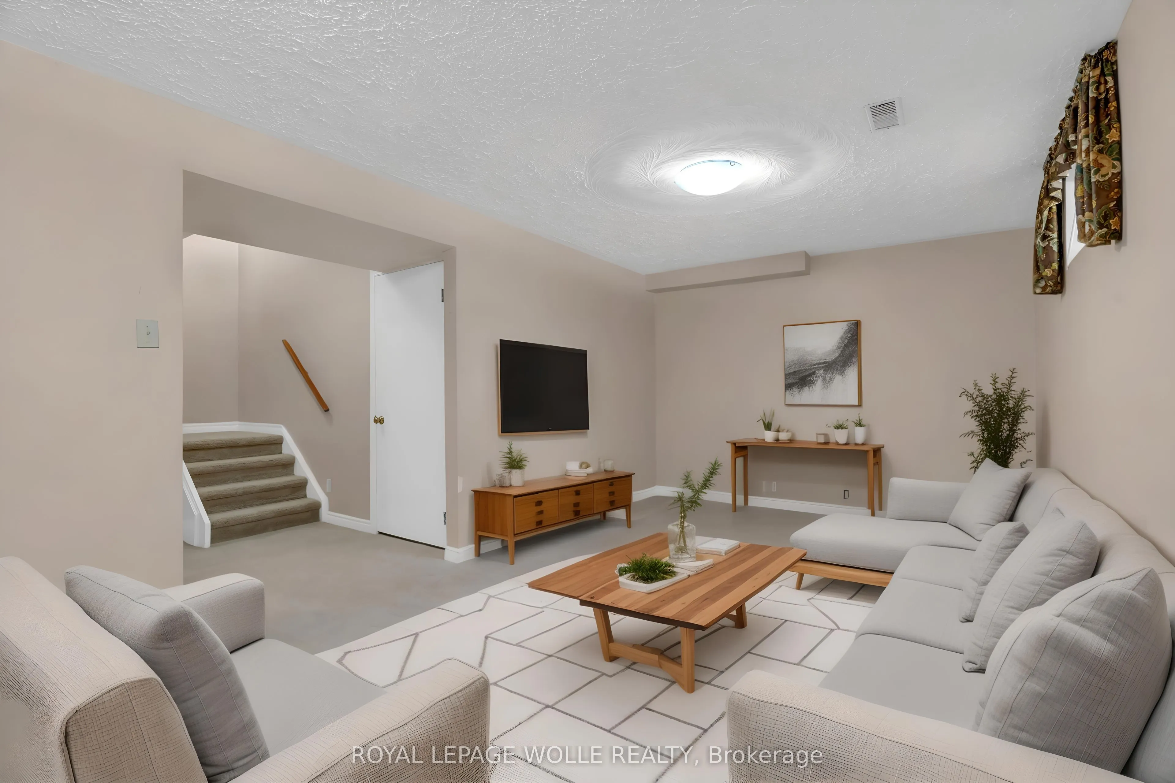 89 Valley Ridge Crescent