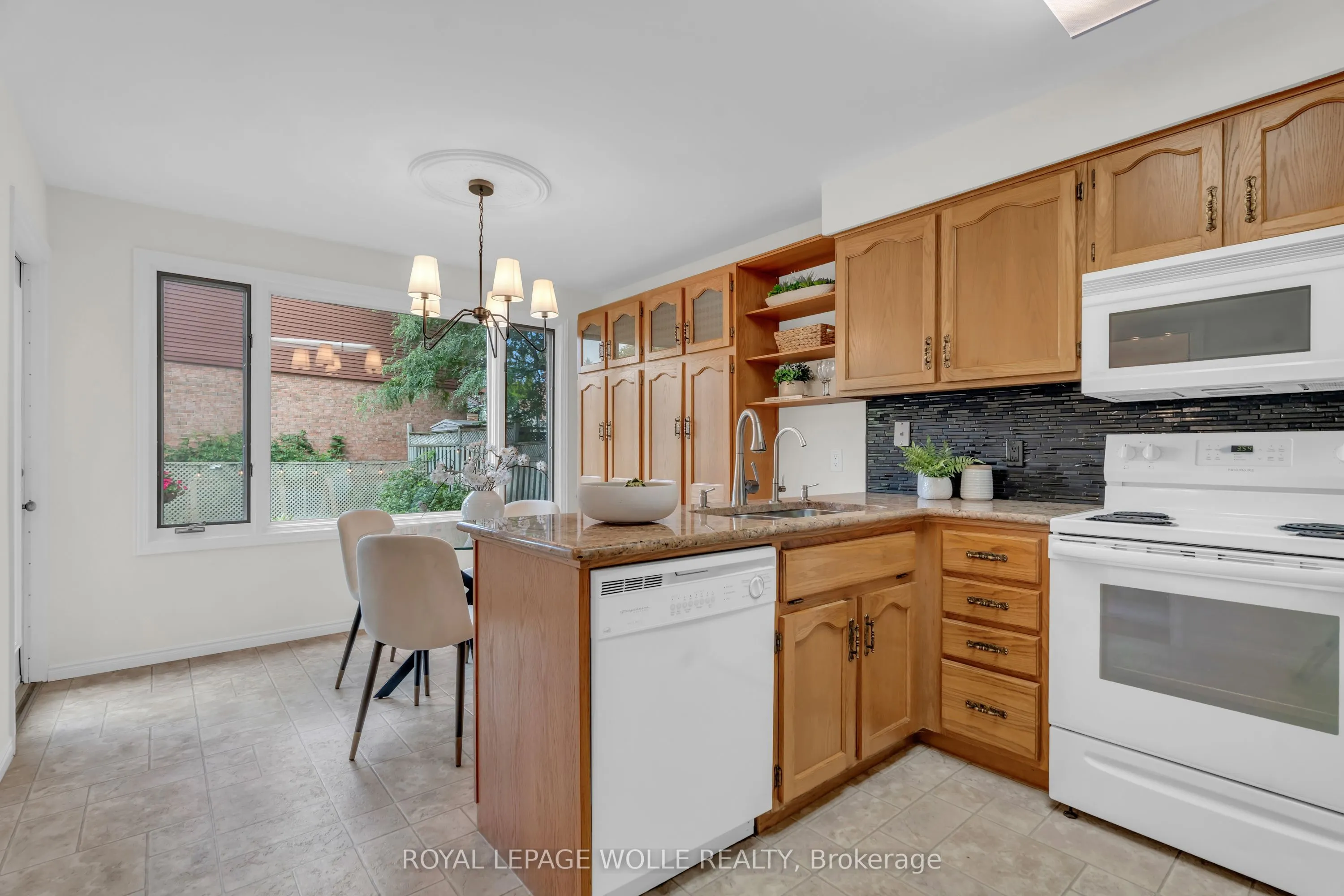 89 Valley Ridge Crescent