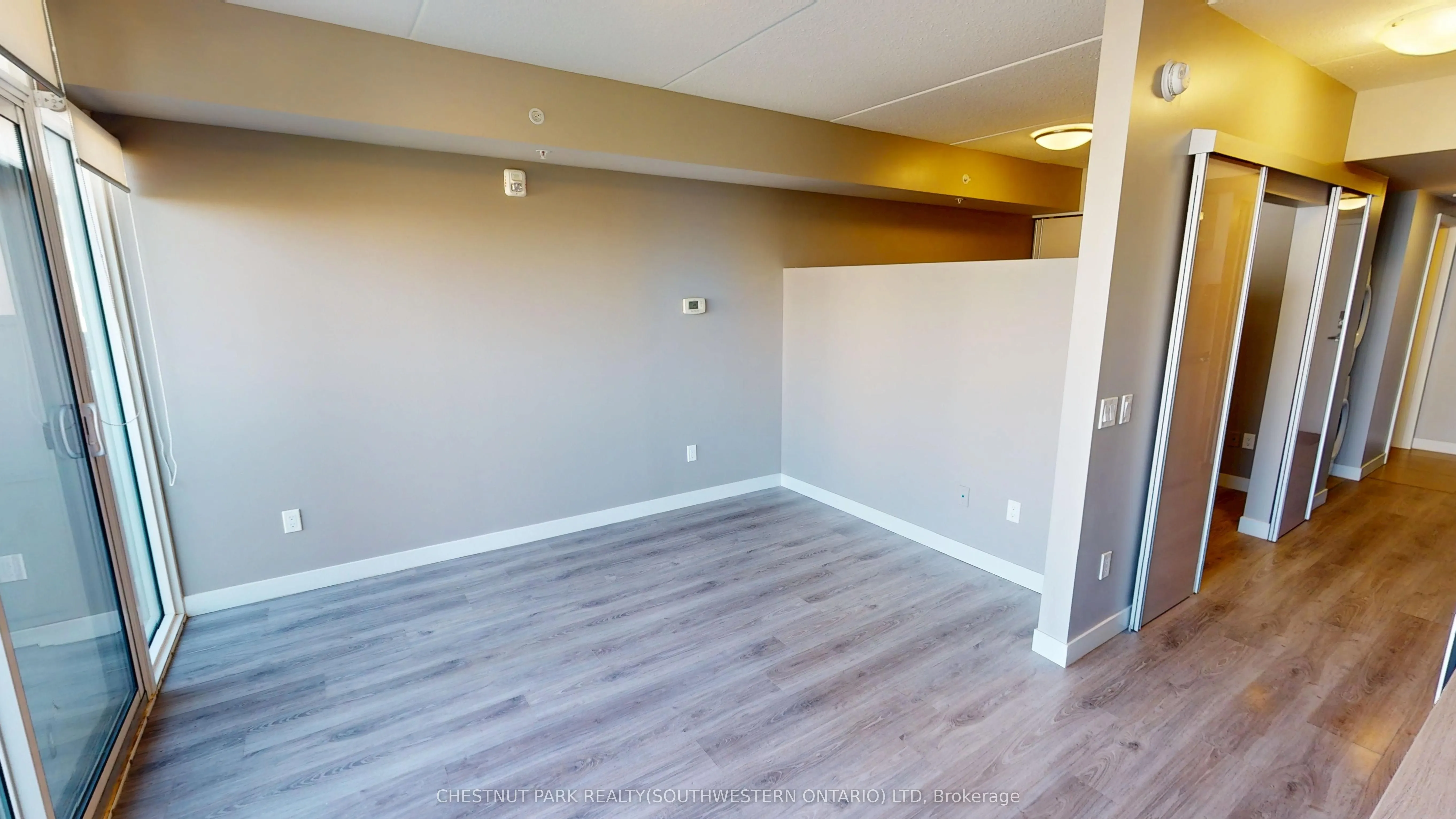 308 Lester Street, #404