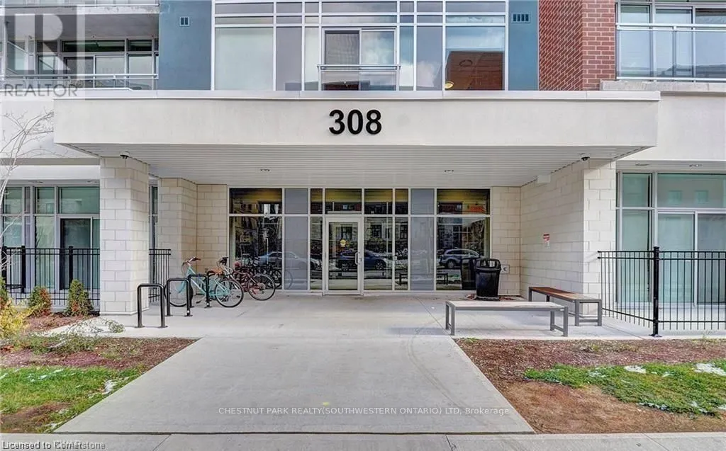 308 Lester Street, #404